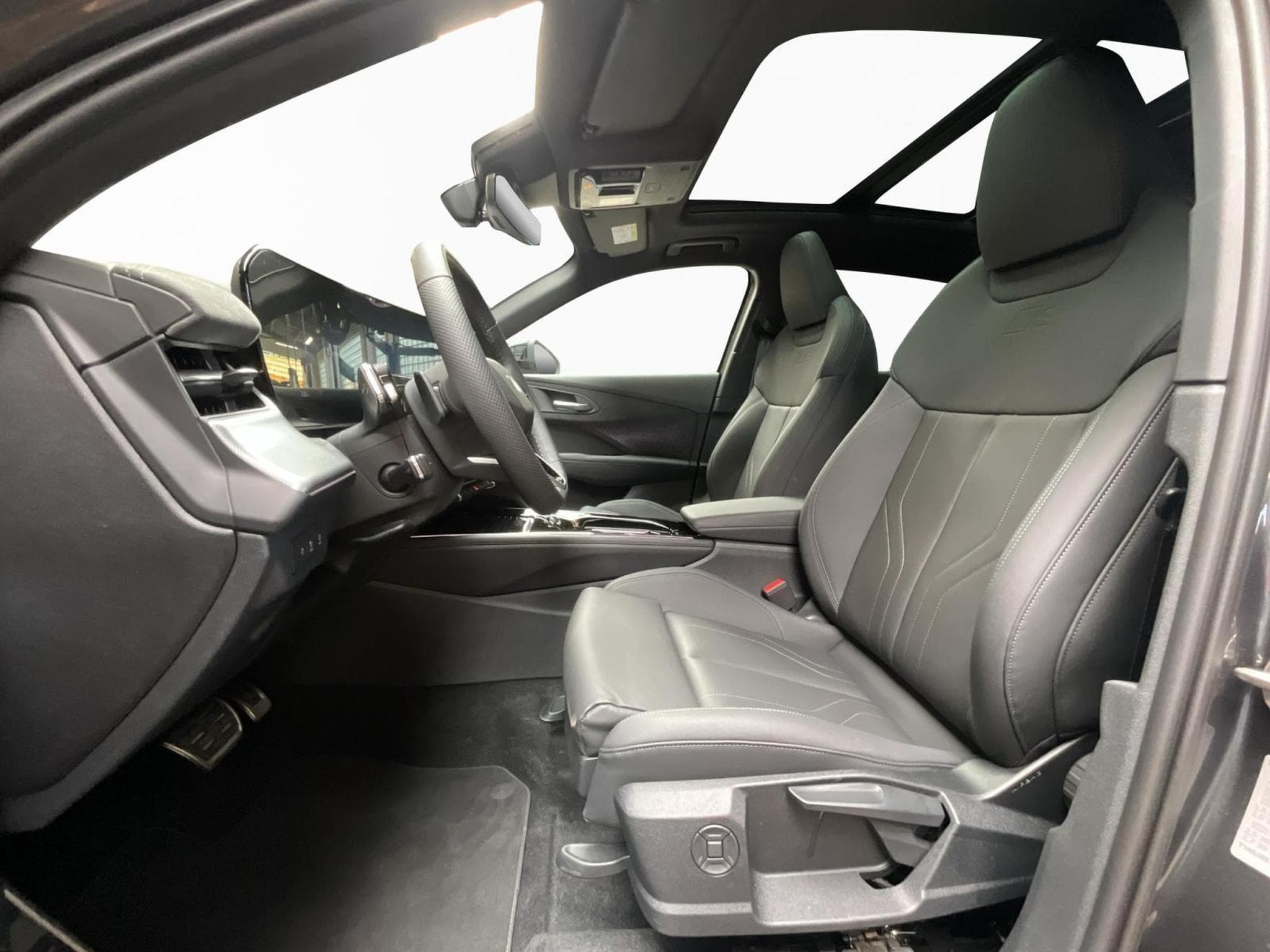 Audi Q3 S-Line+TFSI+Quattro+Pano+P.Business+ (2025) - Photo 9