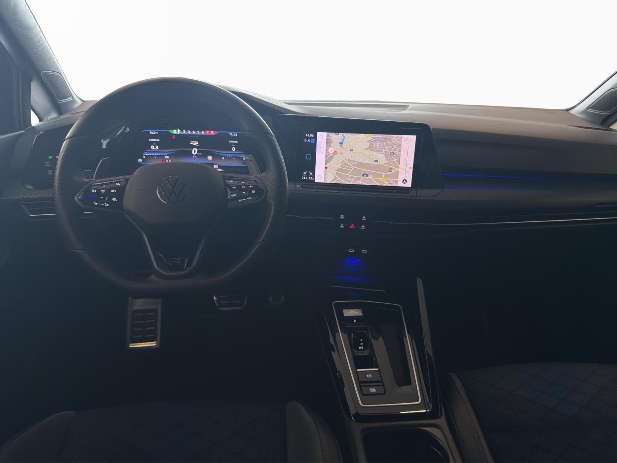 VW Golf PERFORMANCE (2024) - Photo 2
