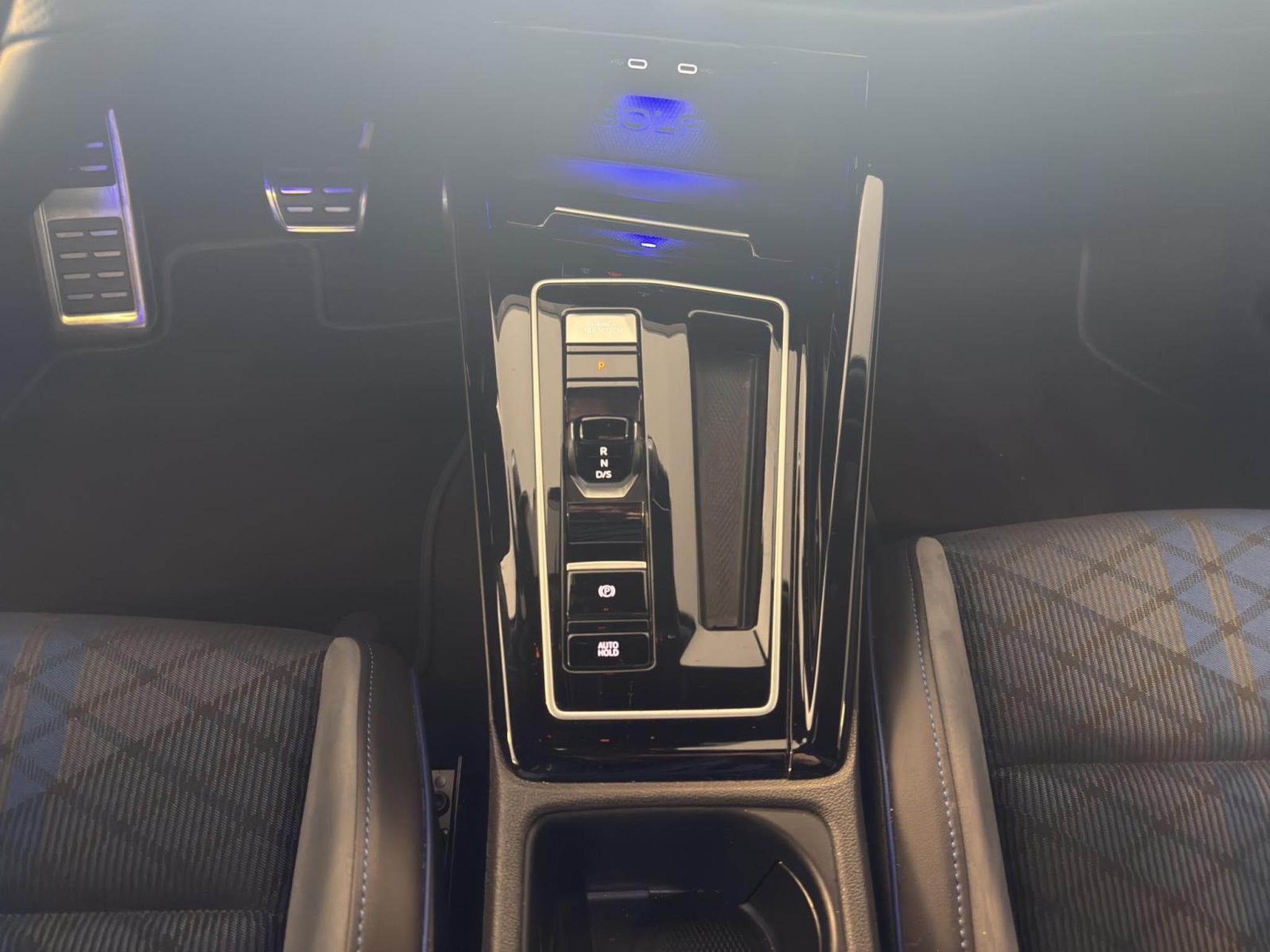 VW Golf PERFORMANCE (2024) - Photo 12