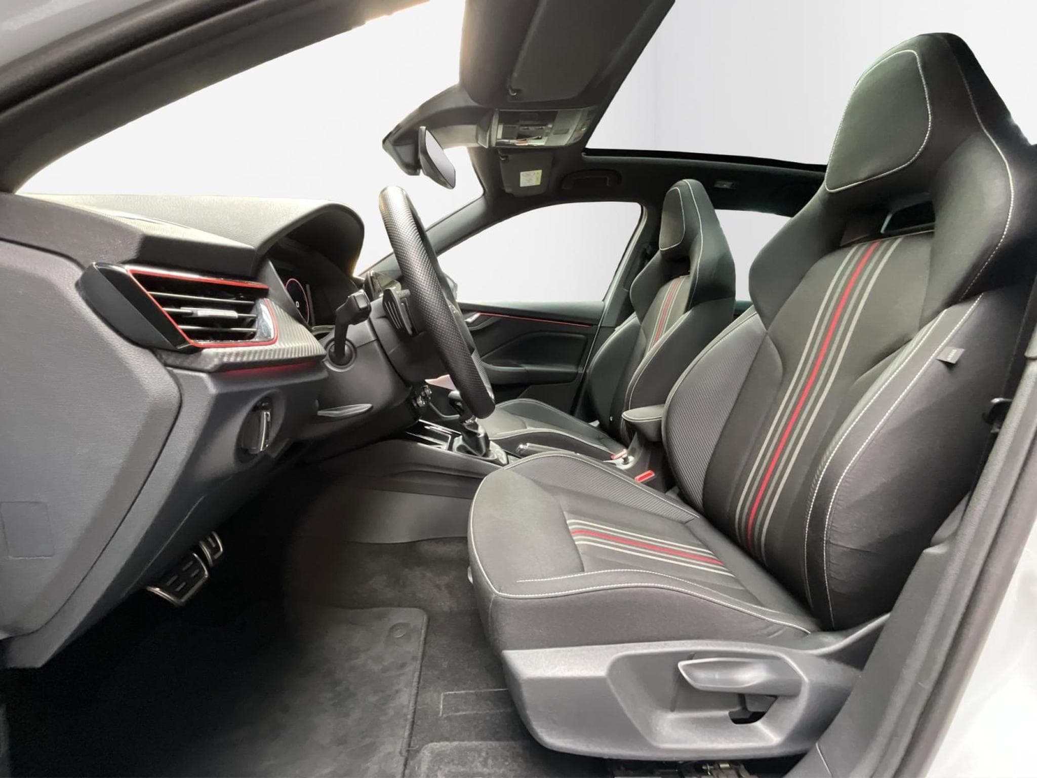 Skoda Kamiq Monte-Carlo+DSG+LED+NAVI+DAB+Pano (2025) - Photo 9