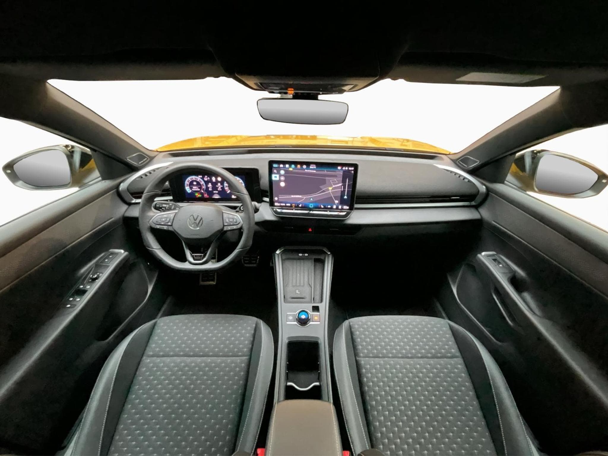 VW T-Roc R-Line+DSG+P.Park+P.Tech.+P.Design+Harman (2025) - Photo 2