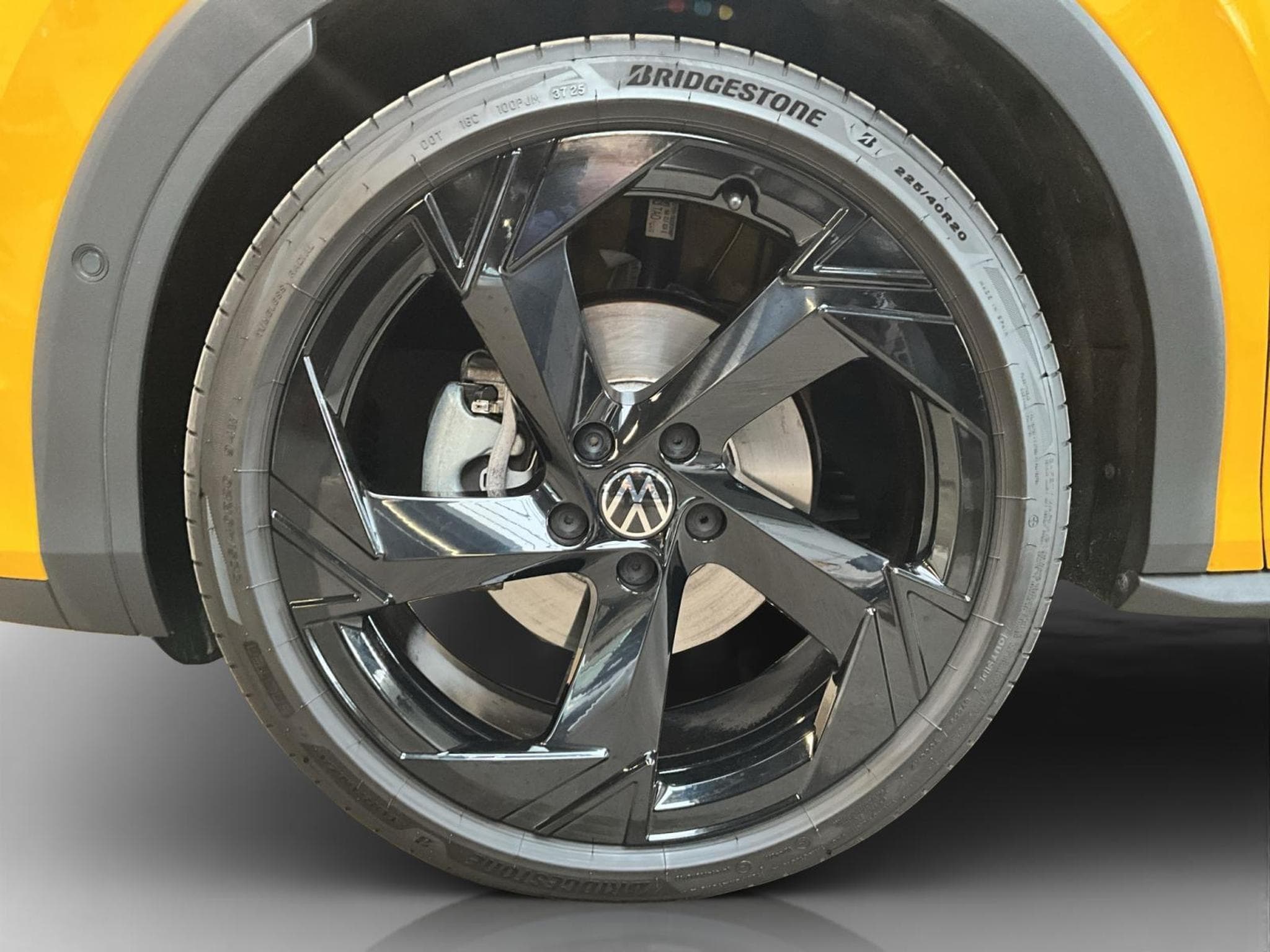 VW T-Roc R-Line+DSG+P.Park+P.Tech.+P.Design+Harman (2025) - Photo 8