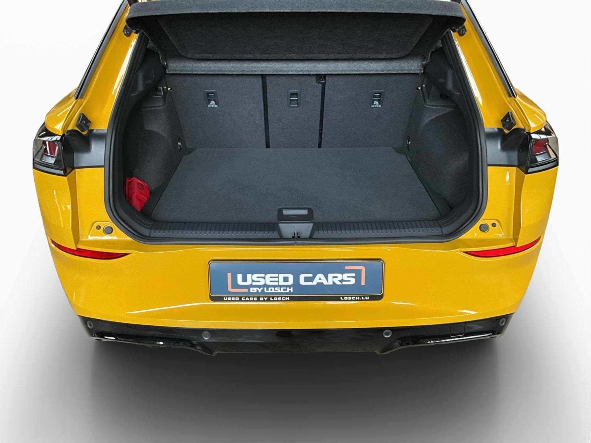VW T-Roc R-Line+DSG+P.Park+P.Tech.+P.Design+Harman (2025) - Photo 16