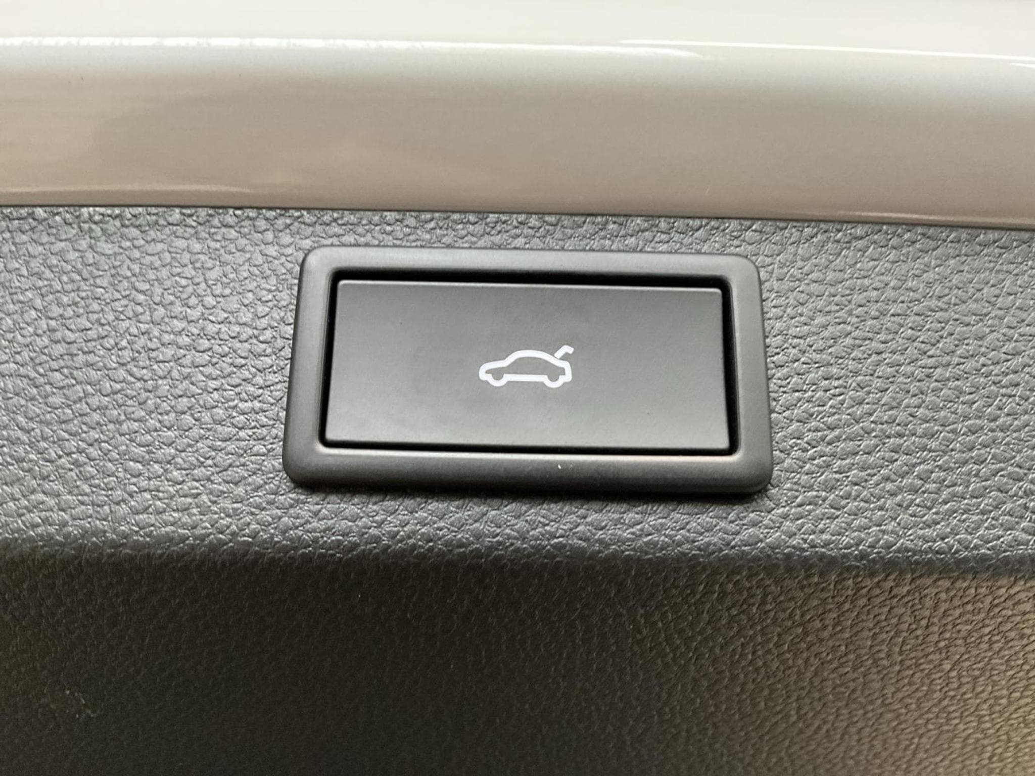Skoda Karoq Sportline+DSG+LED+NAVI+AHK+P.Travel (2025) - Photo 18