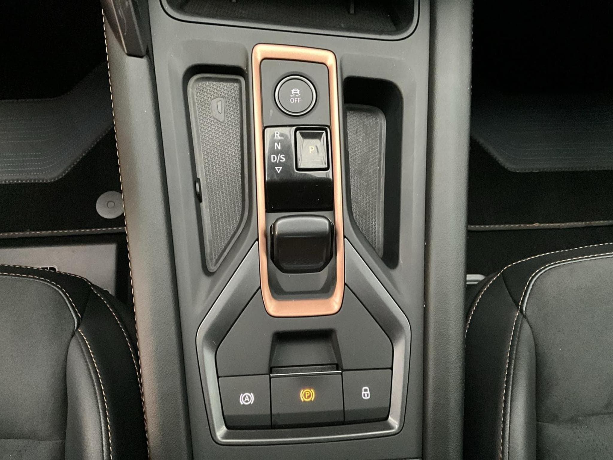 Cupra Formentor Dynamic-Design+DSG+Pure-Performance+ahk+Sennheiser (2025) - Photo 12