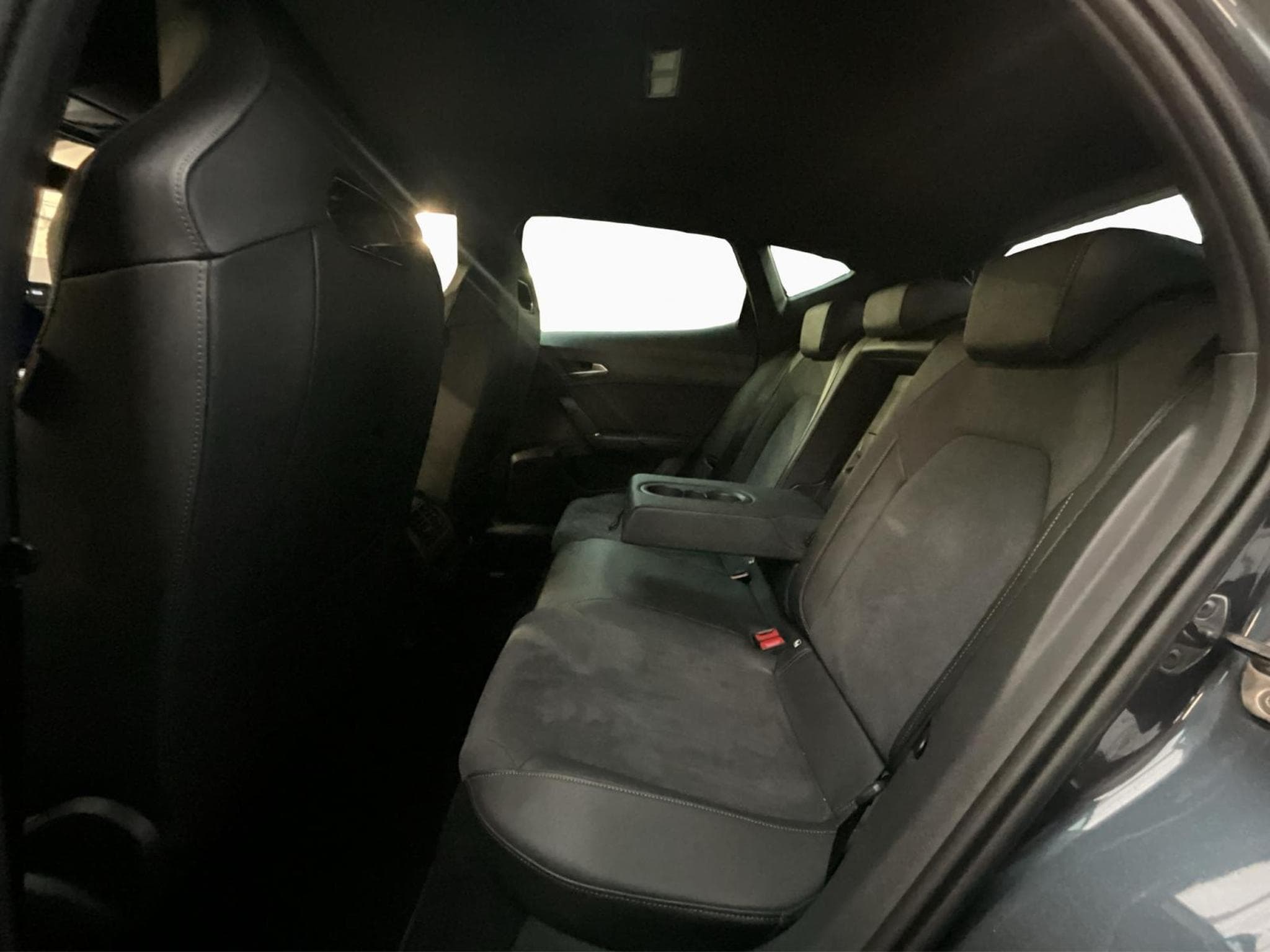Cupra Formentor Dynamic-Design+DSG+Pure-Performance+ahk+Sennheiser (2025) - Photo 15