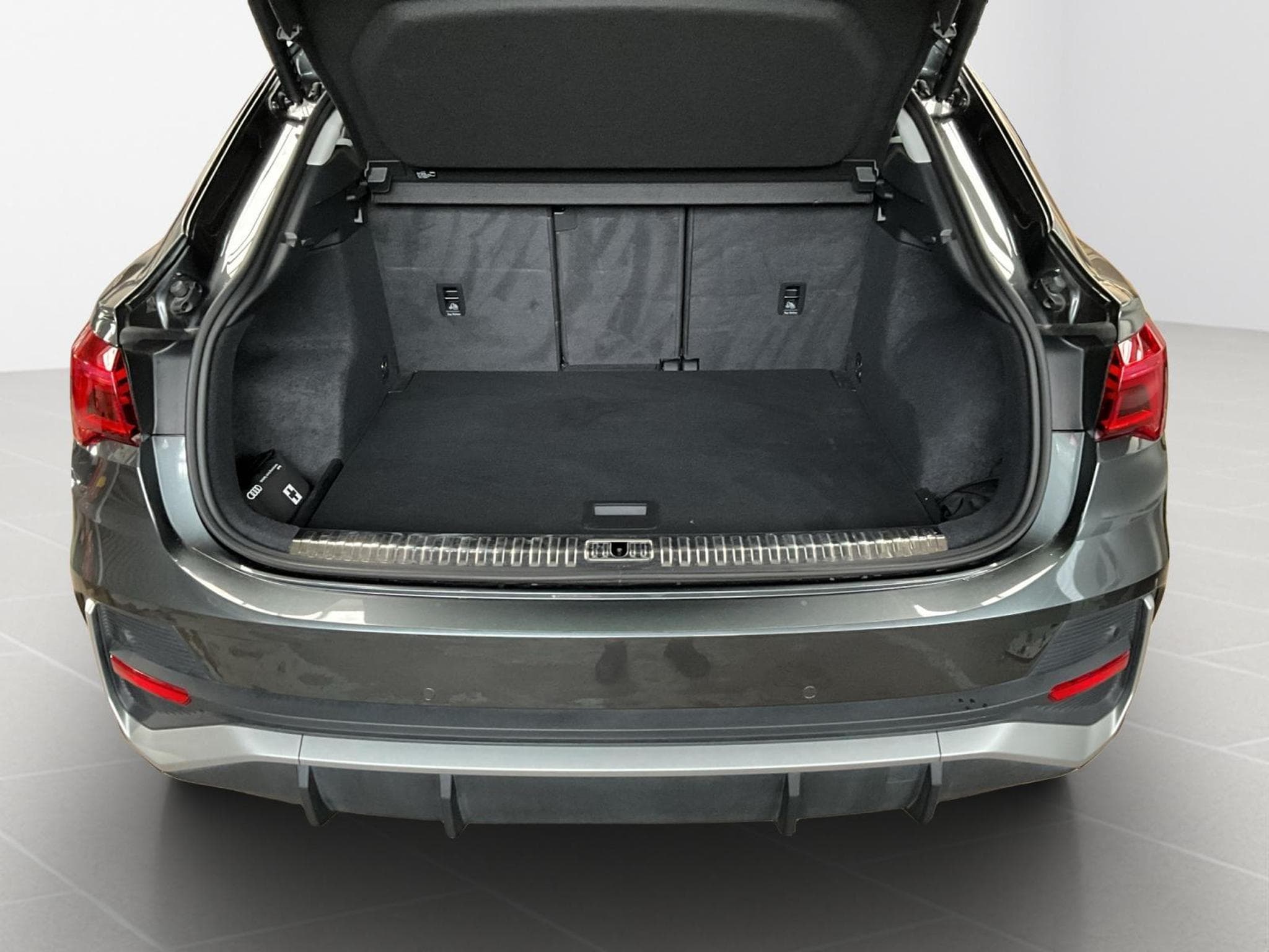 Audi Q3 SB+S-line+40TFSI+Quattro+S-Tronic+P.Business+LED+NAVI (2023) - Photo 16