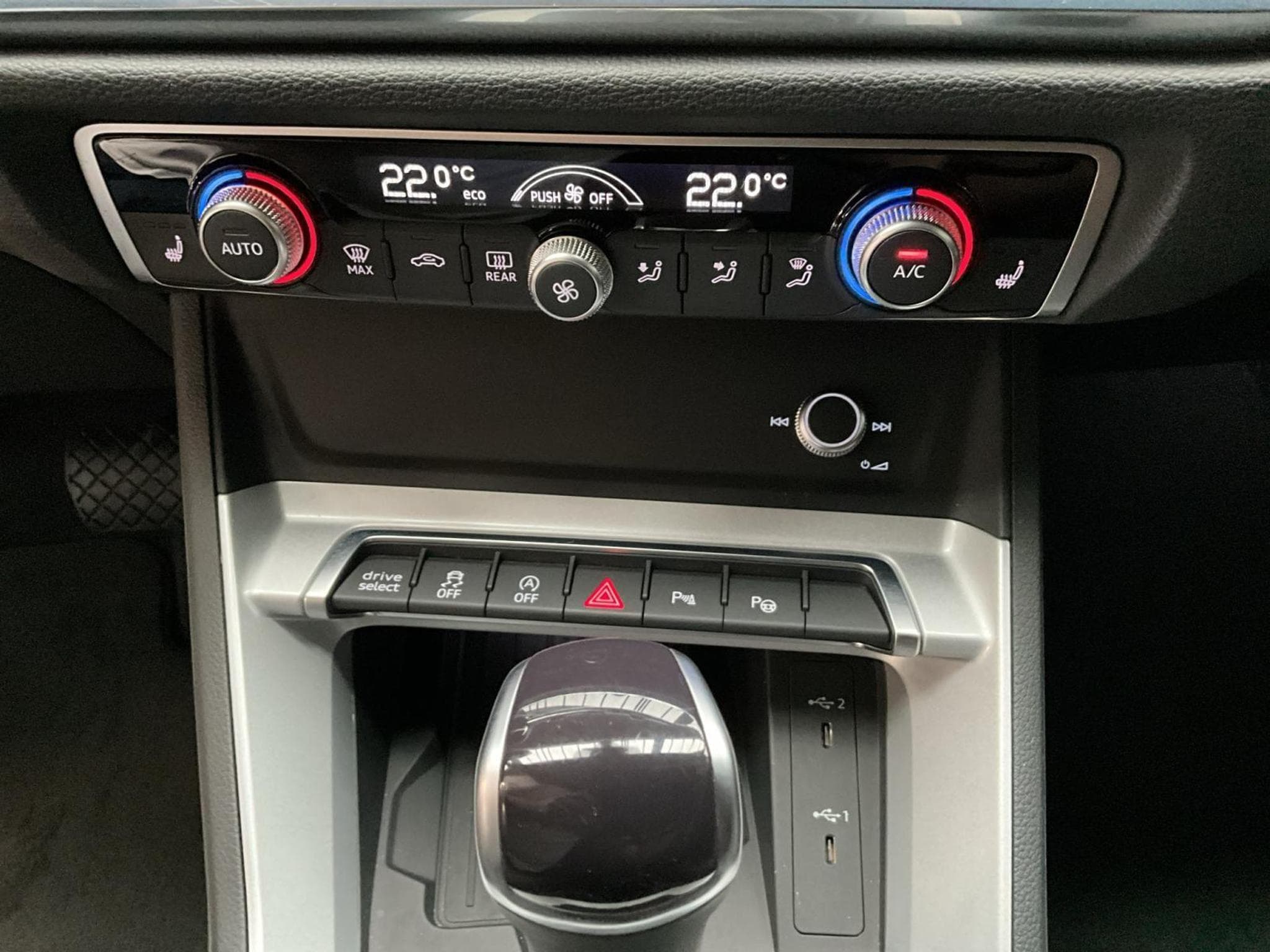 Audi Q3 SB+S-line+40TFSI+Quattro+S-Tronic+P.Business+LED+NAVI (2023) - Photo 20