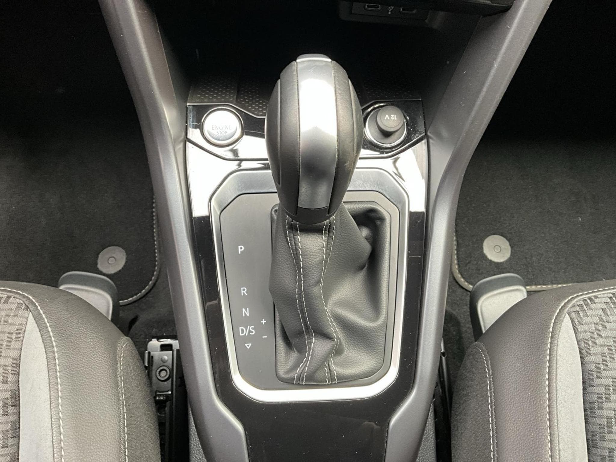 VW T-Roc R-Line+DSG+P.Aide+LM19+Black-Style (2022) - Photo 12