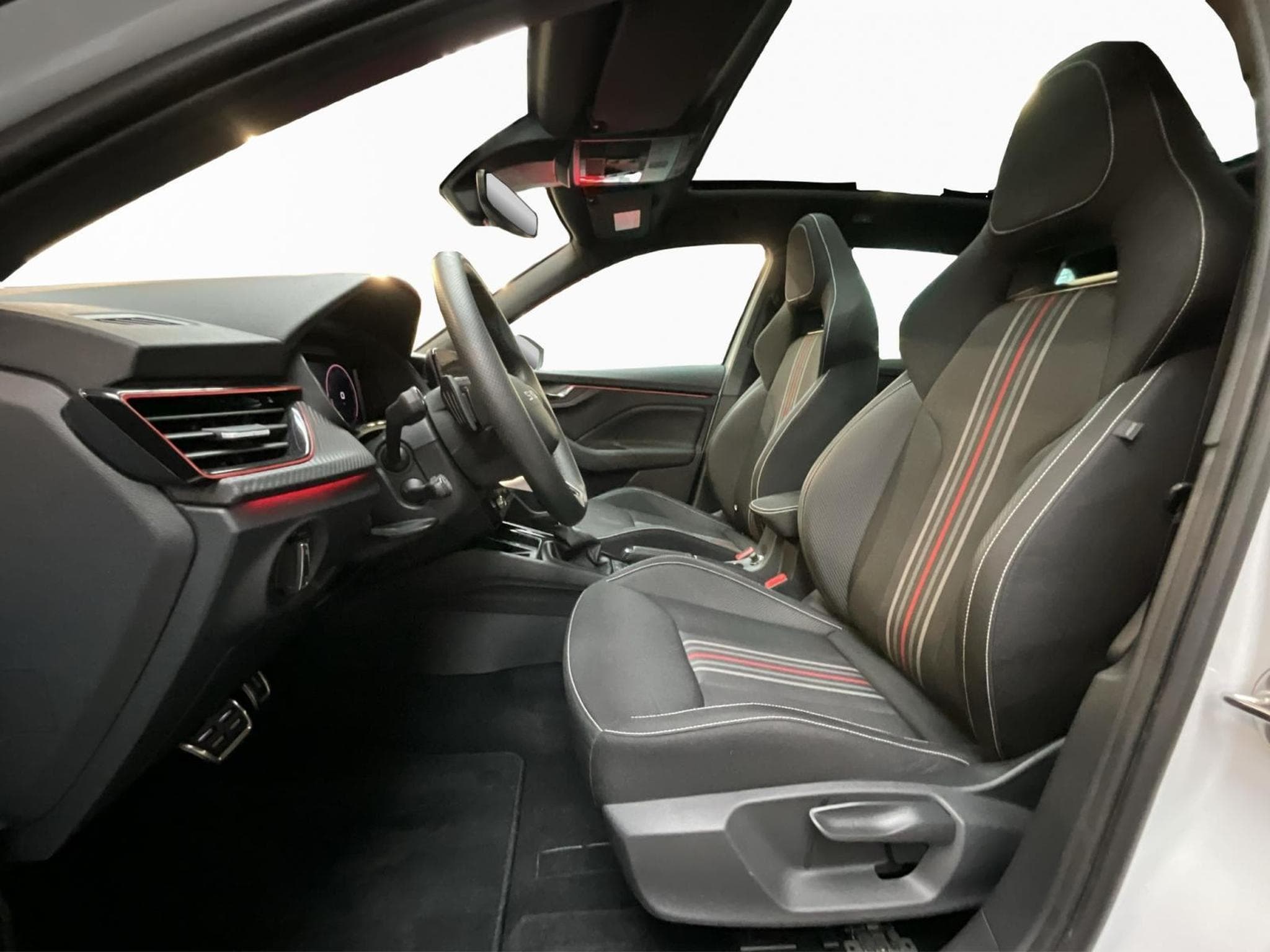 Skoda Kamiq Monte-Carlo+DSG+Pano+RearView+AHK (2025) - Photo 9