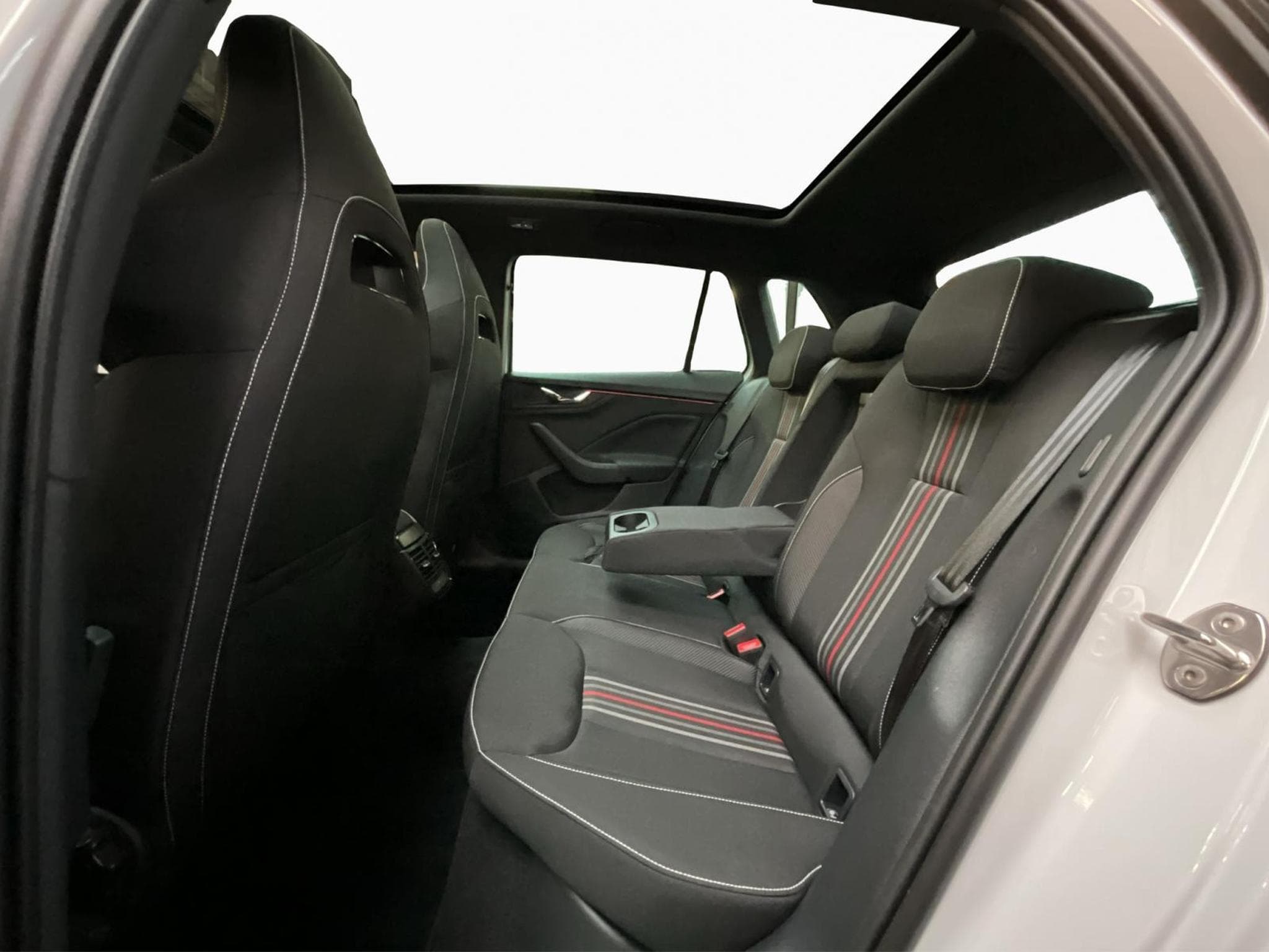 Skoda Kamiq Monte-Carlo+DSG+Pano+RearView+AHK (2025) - Photo 16