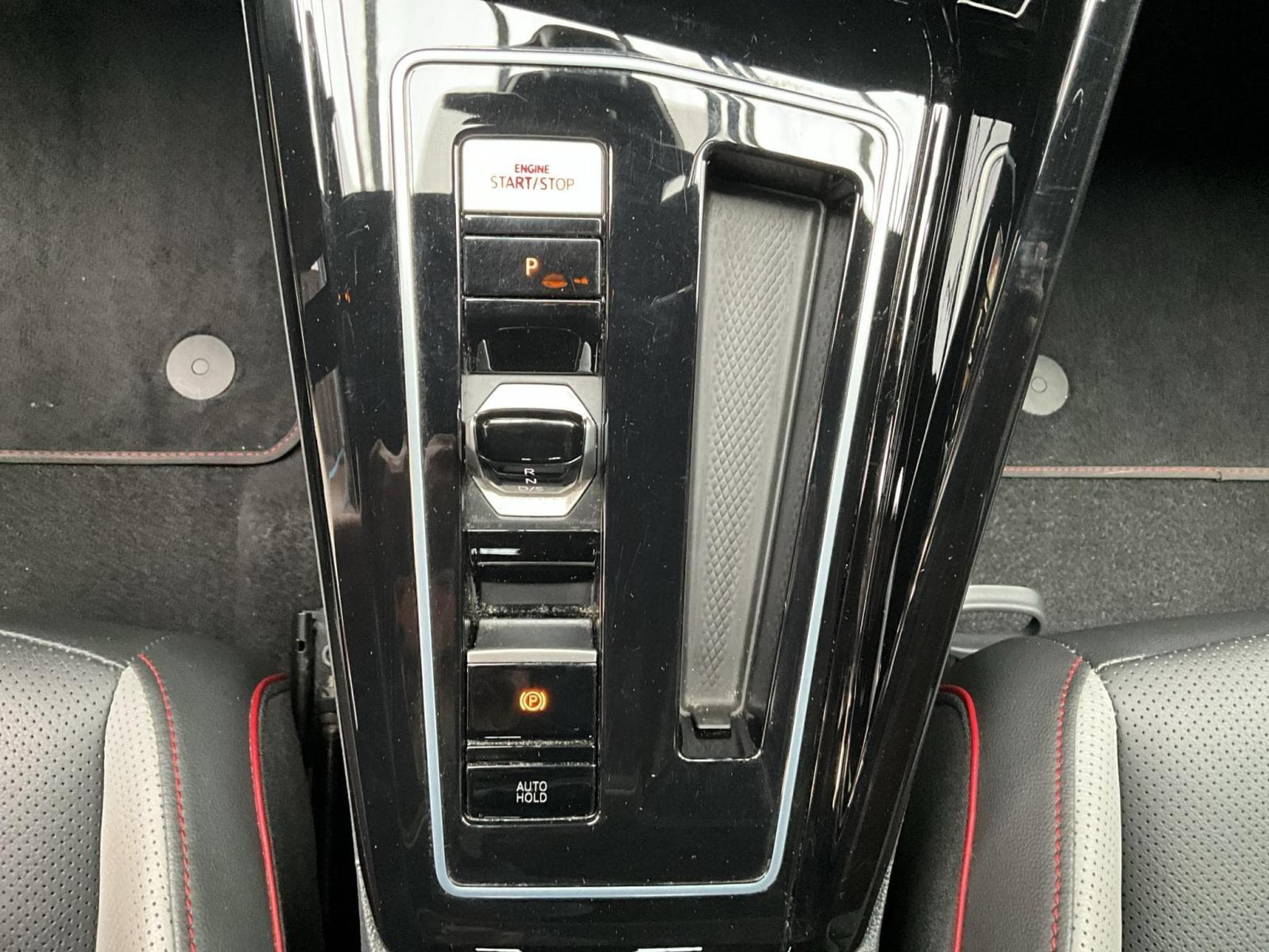 VW Golf GTI+DSG+Standh.+Head+Pano+LM19 (2025) - Photo 12