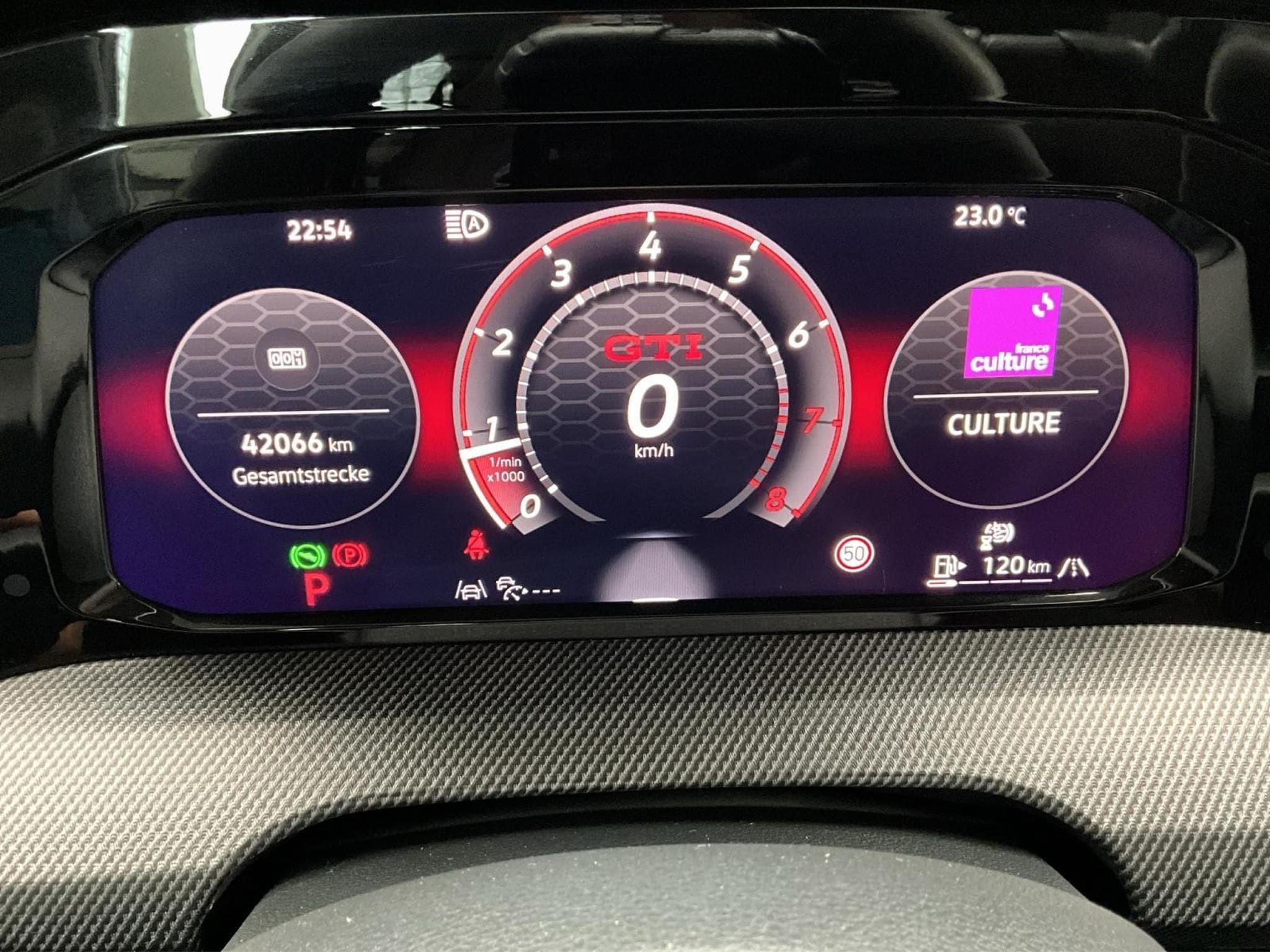 VW Golf GTI+DSG+Standh.+Head+Pano+LM19 (2025) - Photo 11