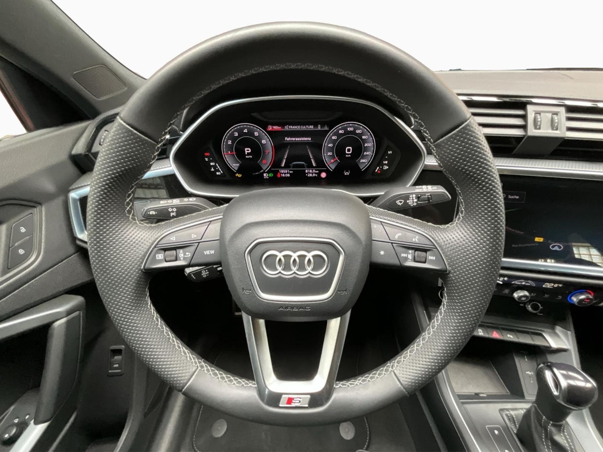Audi Q3 SB+S-line+35TFSI+S-Tronic+P.Premium+Black-Style (2025) - Foto 10