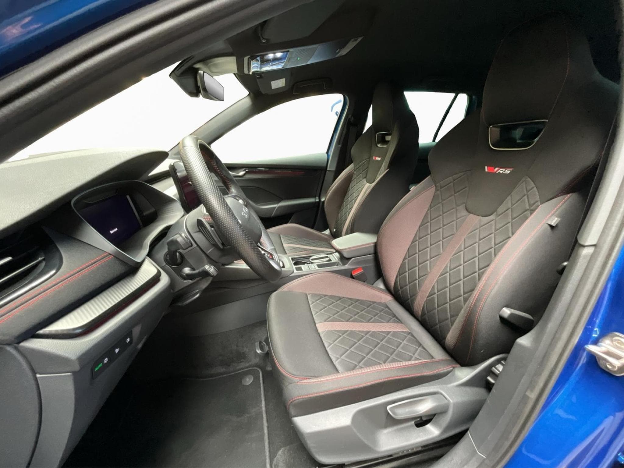 Skoda Octavia RS+DSG+P.Assisted+LM19+AHK+Head-Up+360°View (2025) - Foto 9