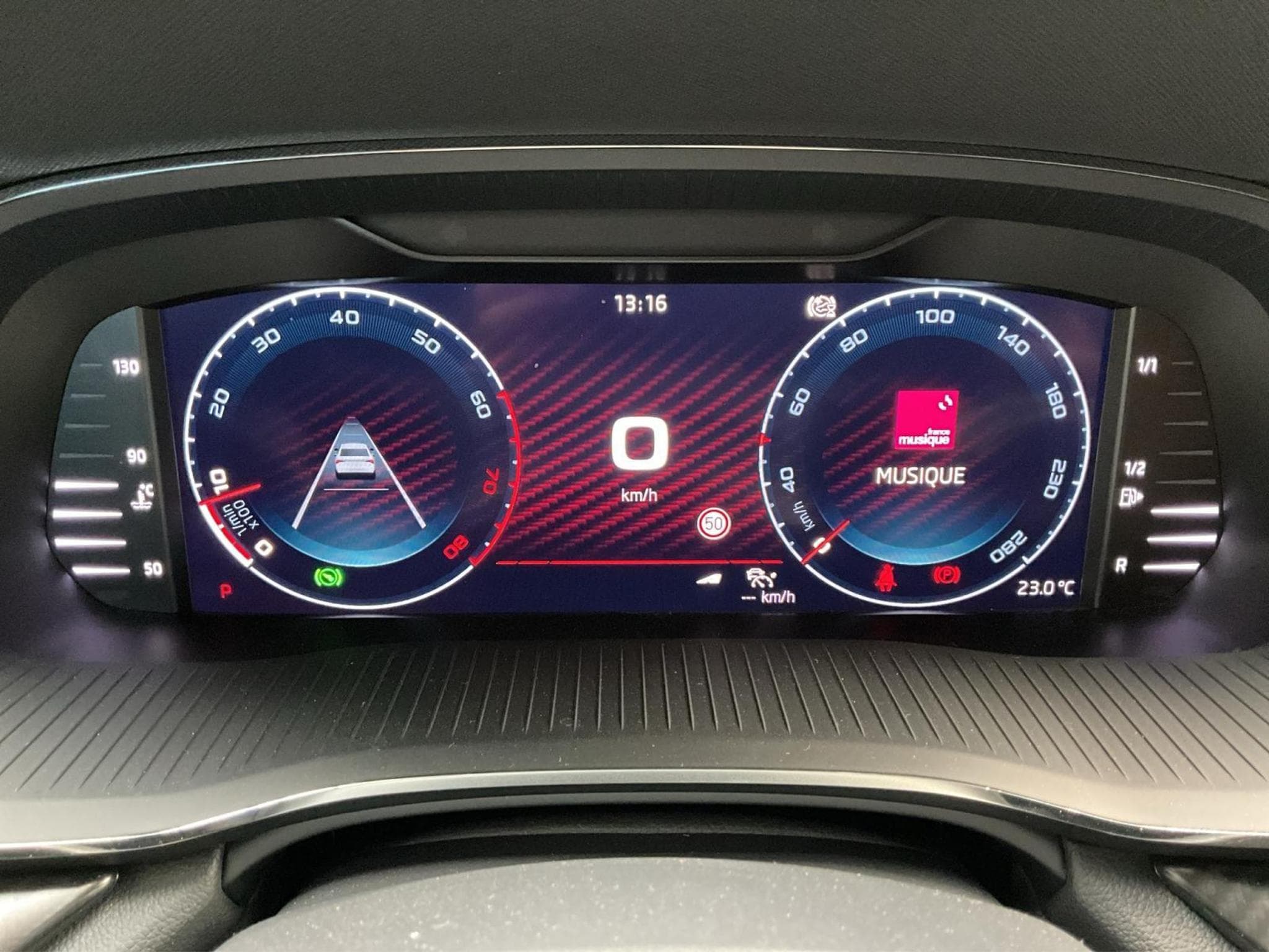 Skoda Octavia RS+DSG+P.Confort3+AHK+P.Challenge+P.RS (2022) - Foto 11