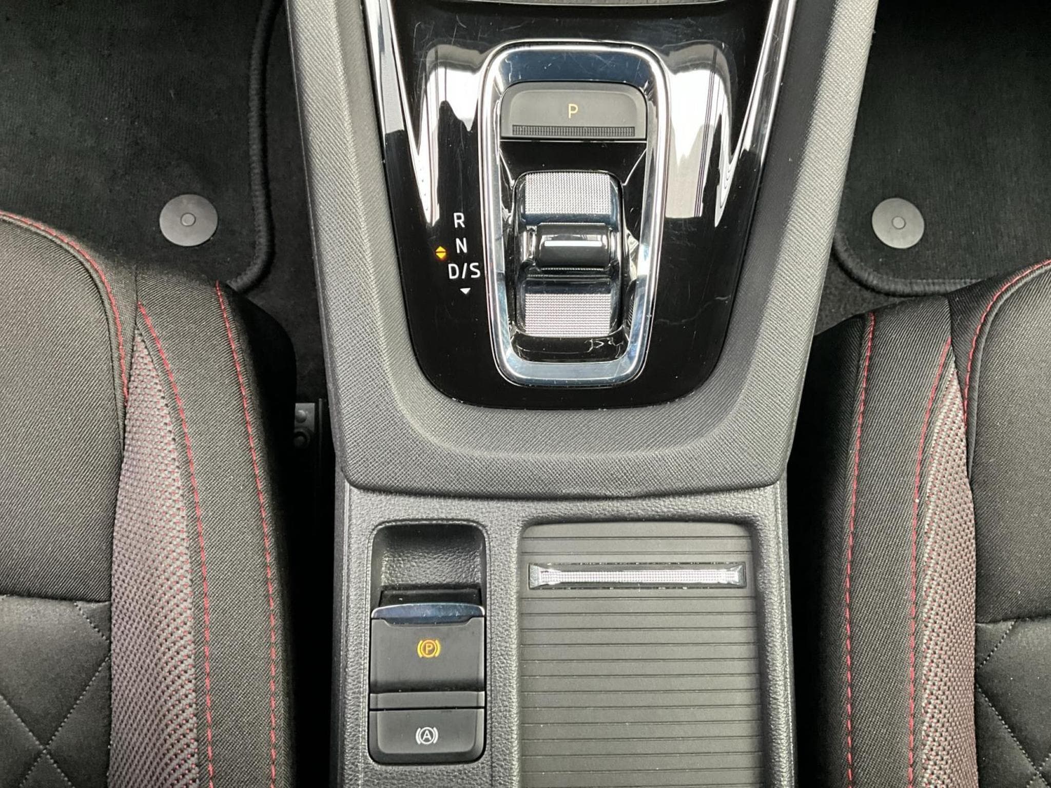 Skoda Octavia RS+DSG+P.Confort3+AHK+P.Challenge+P.RS (2022) - Foto 12