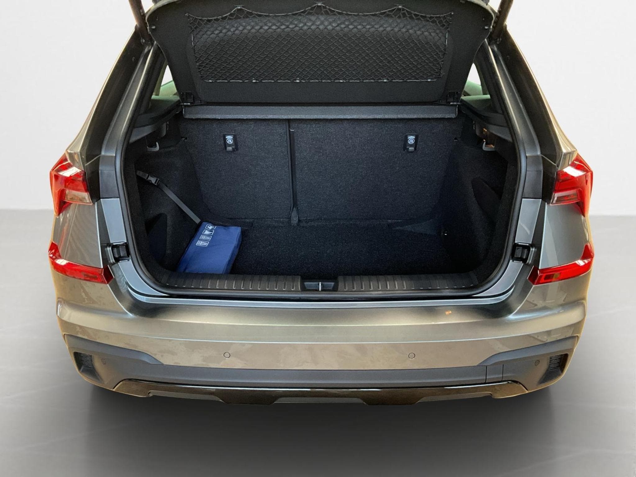 Skoda Kamiq Monte-carlo+DSG+LED+NAVI+P.Assissted+P.Park&Go (2025) - Foto 17
