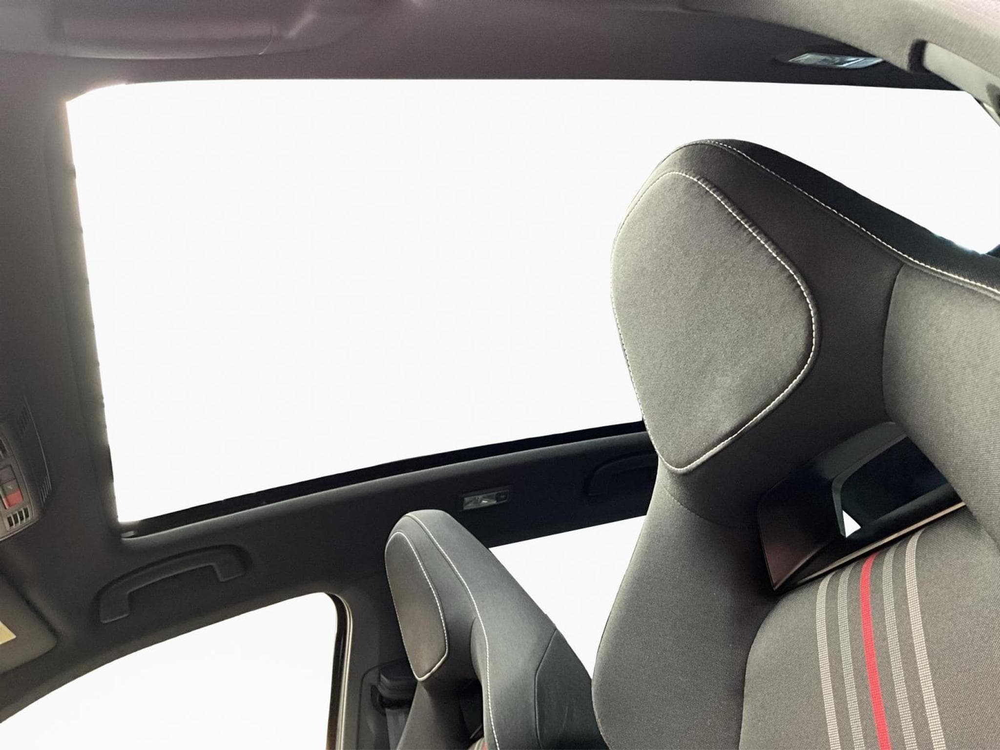 Skoda Kamiq Monte-carlo+DSG+LED+NAVI+P.Assissted+P.Park&Go (2025) - Foto 15