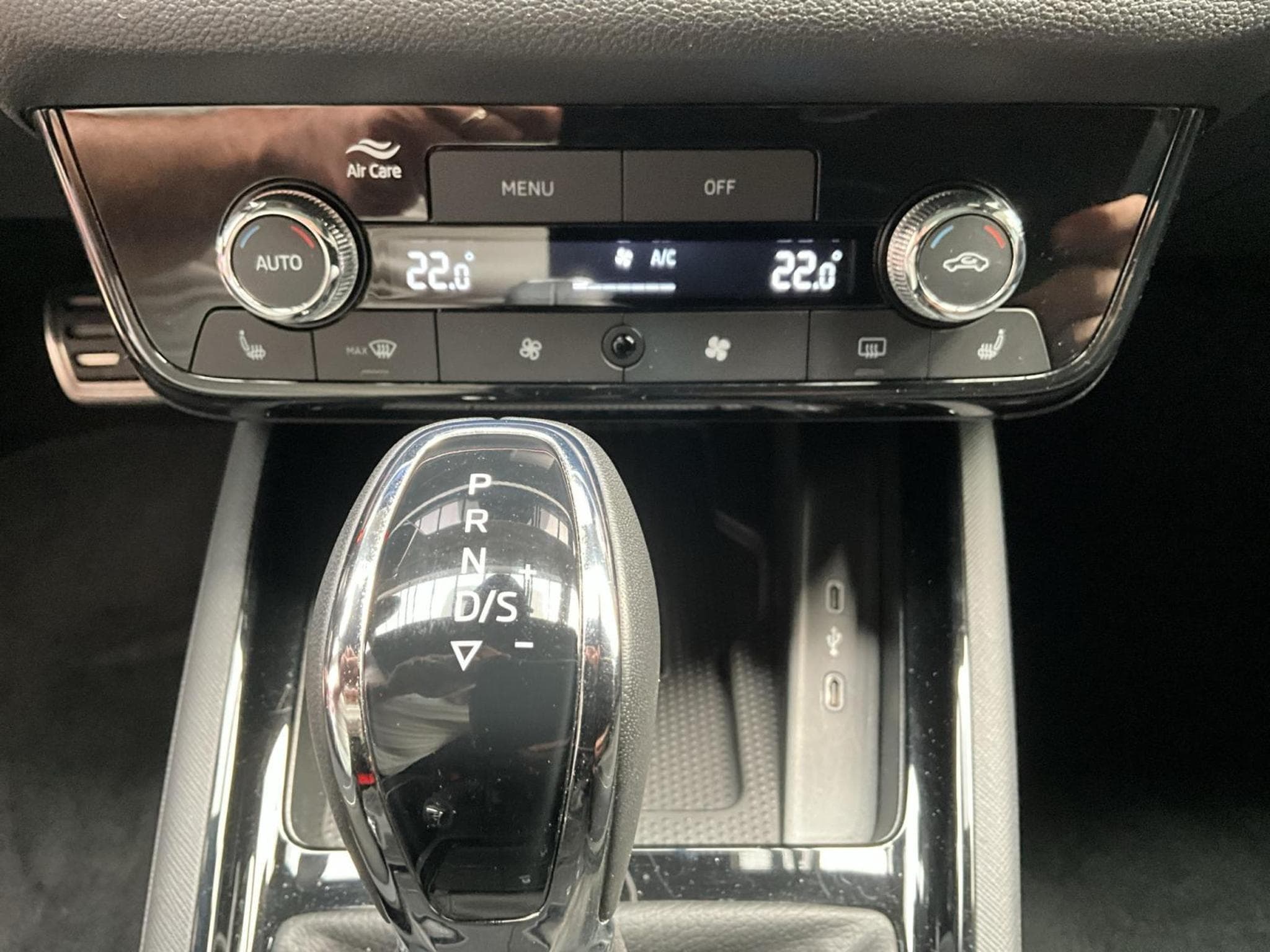 Skoda Kamiq Monte-carlo+DSG+LED+NAVI+P.Assissted+P.Park&Go (2025) - Foto 21