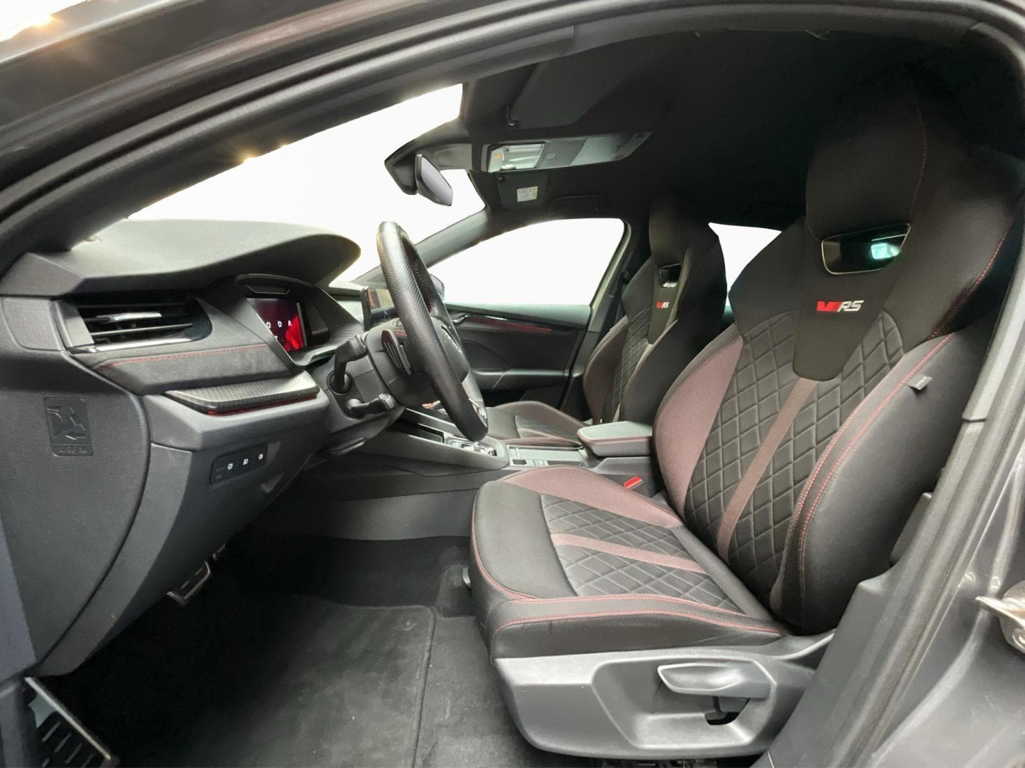 Skoda Octavia RS+DSG+AHK+HEAD-UP+LED+NAVI (2023) - Foto 9