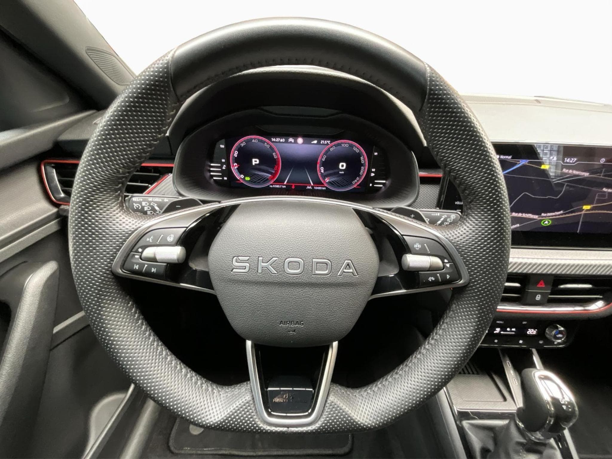 Skoda Kamiq Monte-Carlo+DSG+RearView+P.Simply-Clever+ (2025) - Foto 10