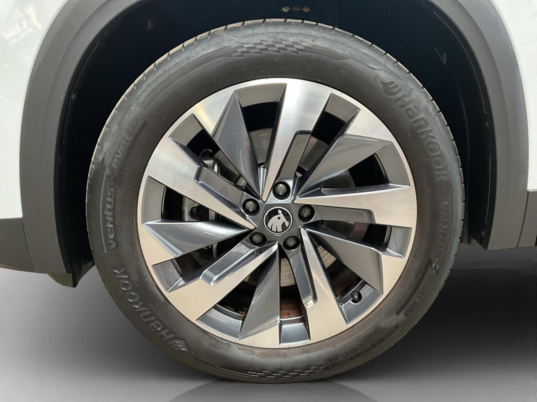 Skoda Kodiaq Selection+DSG+4x4+LM19+AHK+P.Light+P.Convenience (2025) - Foto 8