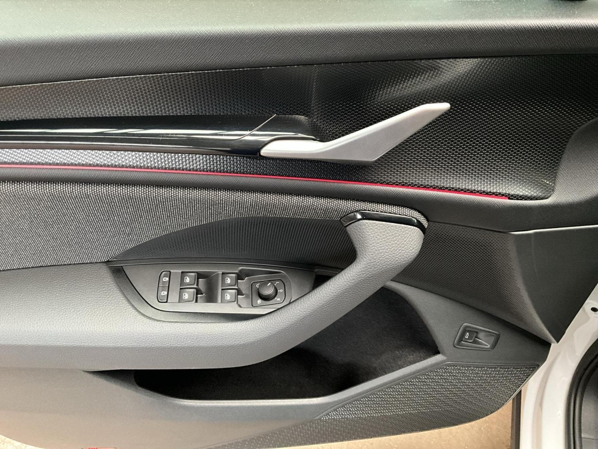 Skoda Kodiaq Selection+DSG+4x4+LM19+AHK+P.Light+P.Convenience (2025) - Foto 14