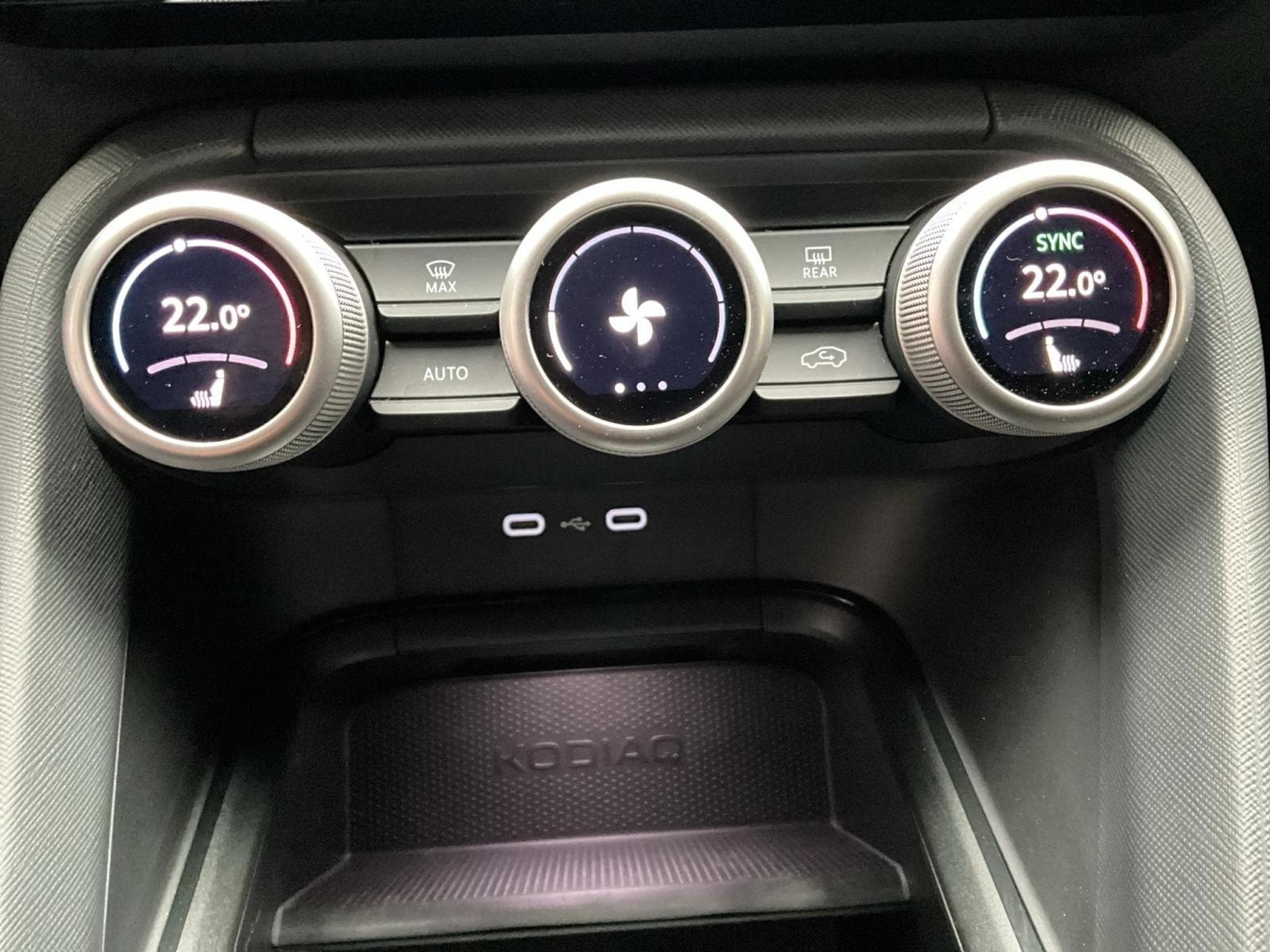 Skoda Kodiaq Selection+DSG+4x4+LM19+AHK+P.Light+P.Convenience (2025) - Foto 21