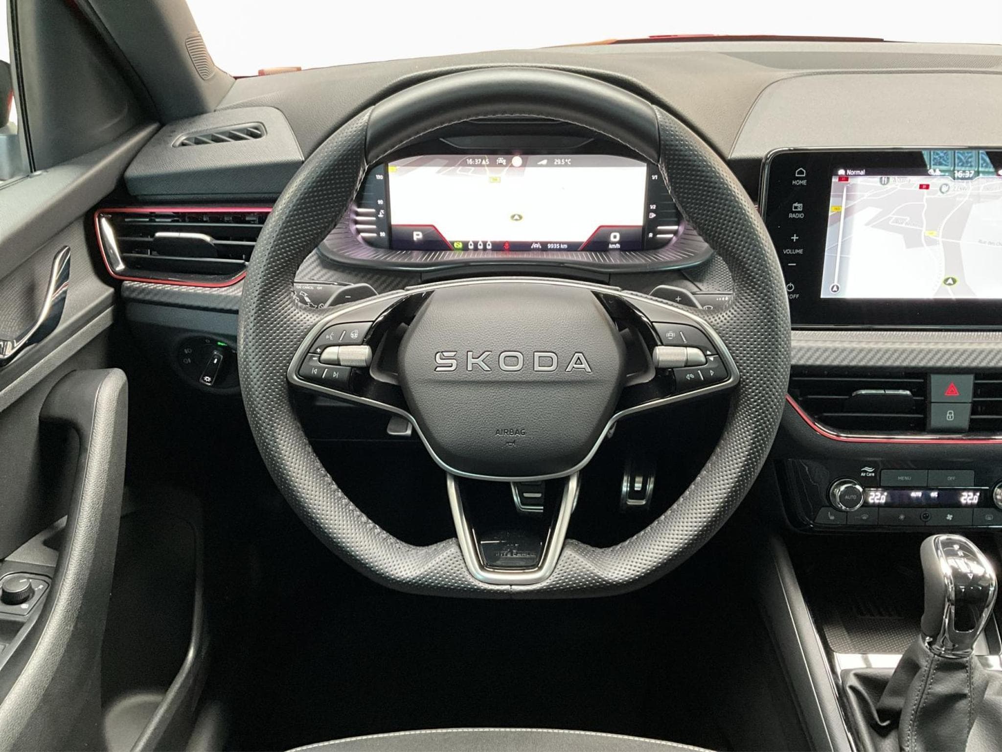 Skoda Kamiq Monte-Carlo+DSG+LED+NAVI+Pano+DAB (2025) - Foto 10