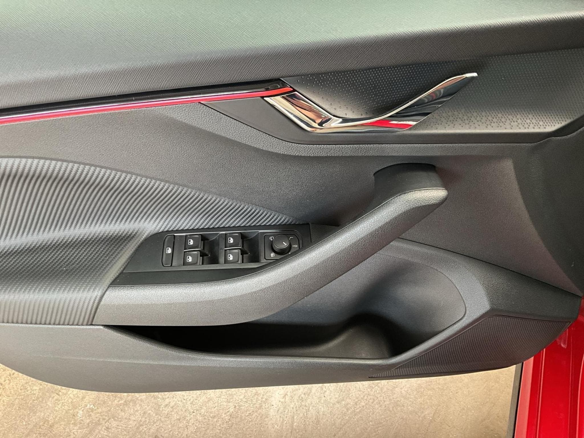 Skoda Kamiq Monte-Carlo+DSG+LED+NAVI+Pano+DAB (2025) - Foto 14