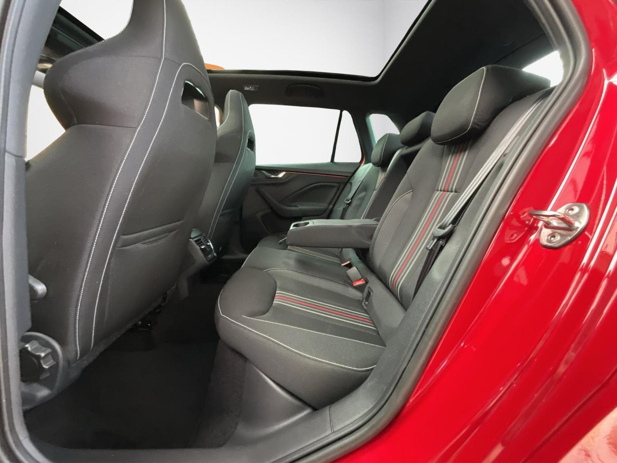 Skoda Kamiq Monte-Carlo+DSG+LED+NAVI+Pano+DAB (2025) - Foto 16