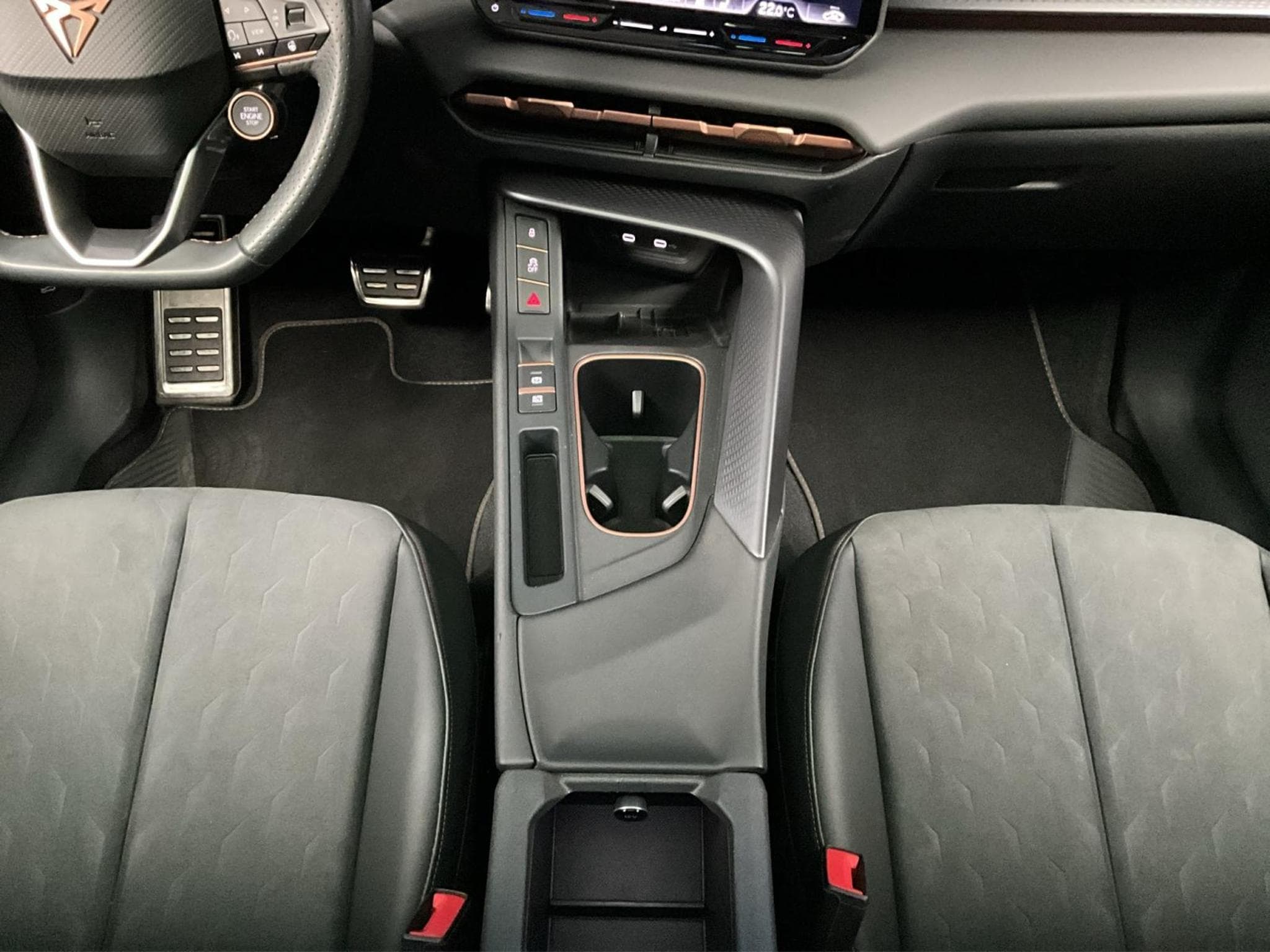 Cupra Terramar DSG+Pure-Performance+AHK+Pano+LED+Navi (2025) - Foto 12