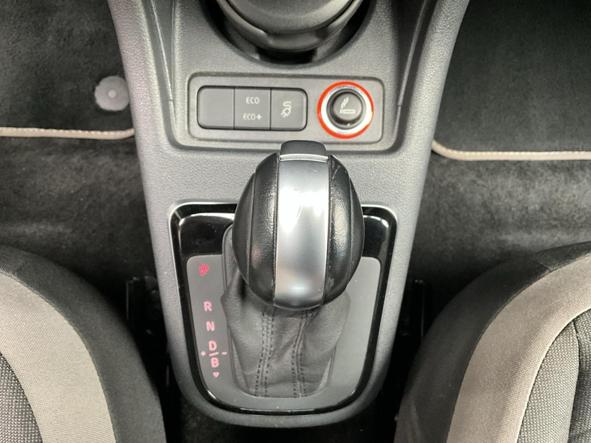 VW UP Style+P.Rangement+P.Aide+P.Confort (2022) - Foto 12