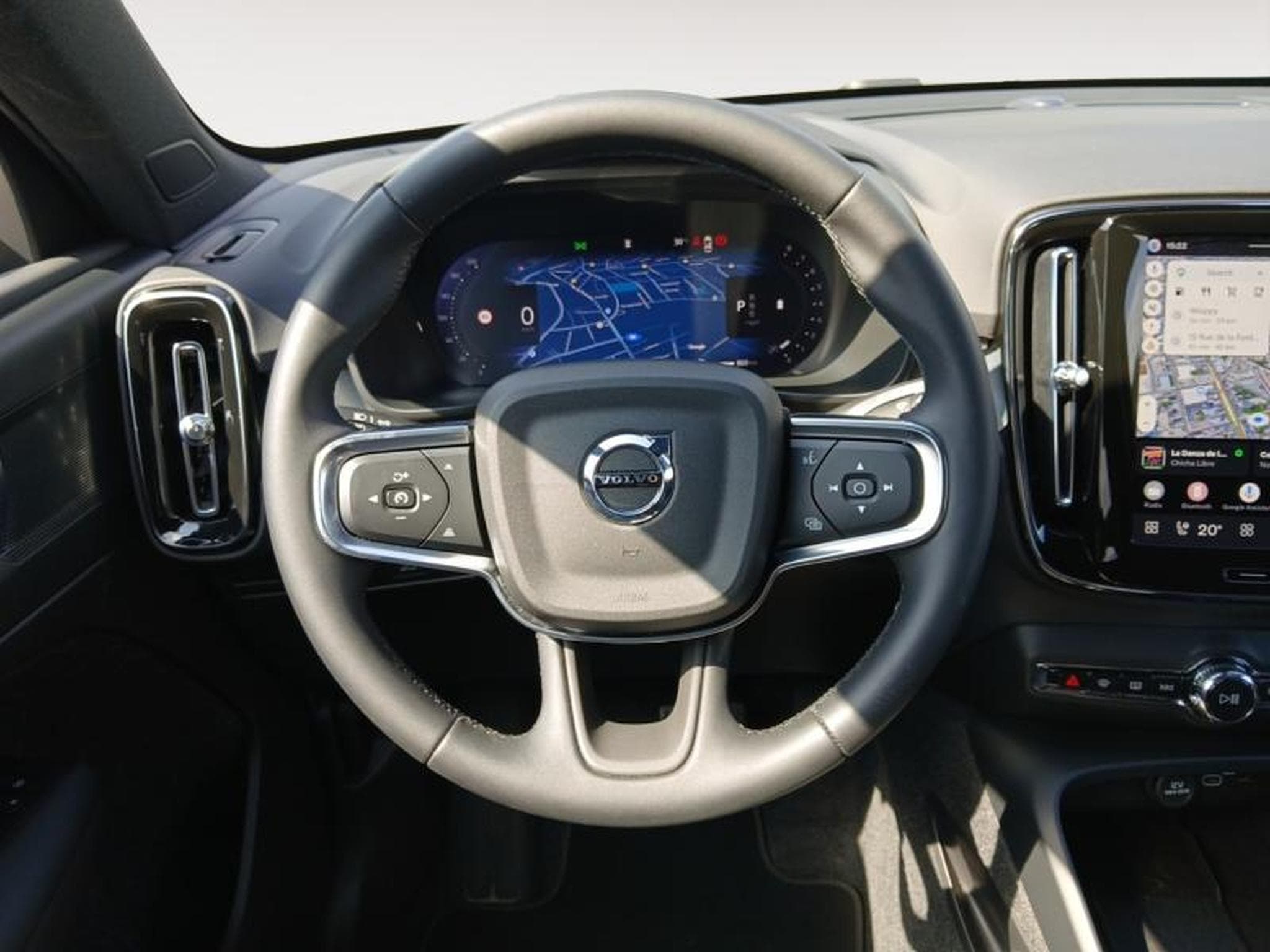 Volvo XC40 B3 Core / Essence (2025) - Photo 12