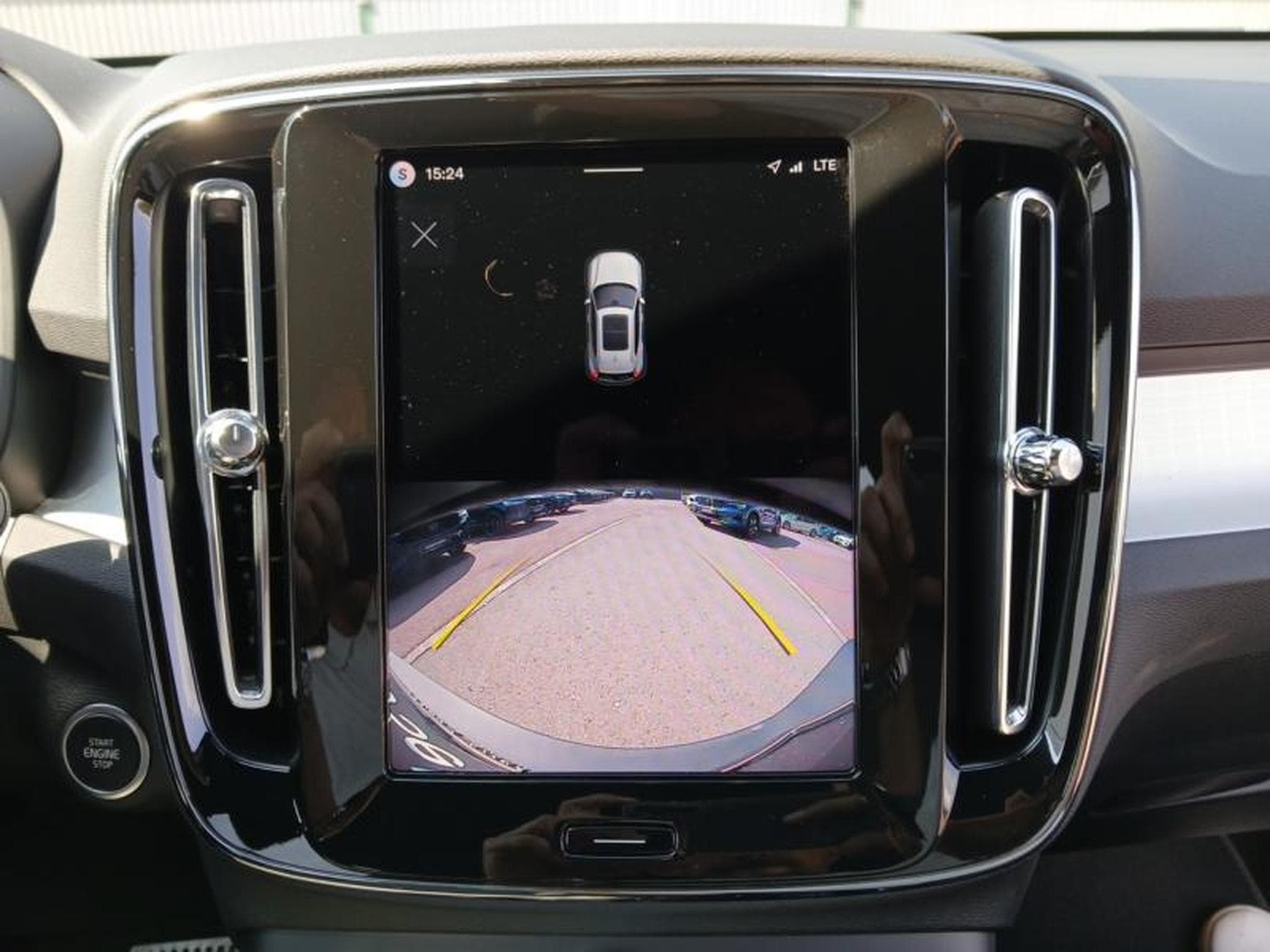 Volvo XC40 B3 Core / Essence (2025) - Photo 17