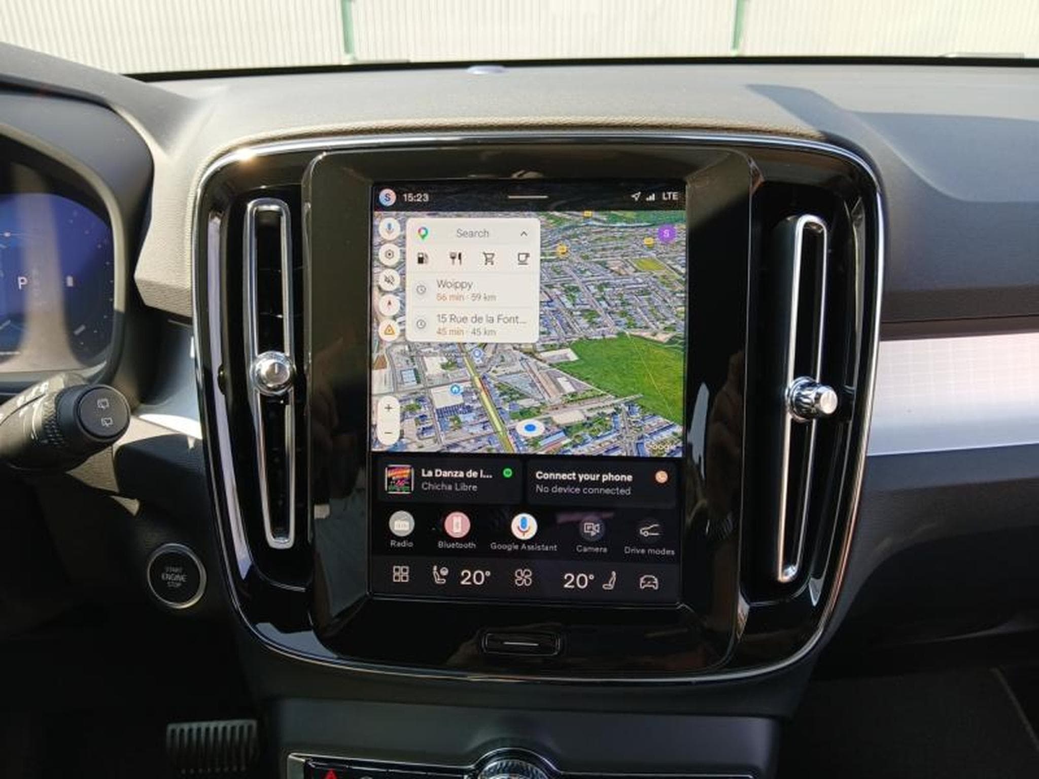 Volvo XC40 B3 Core / Essence (2025) - Photo 16