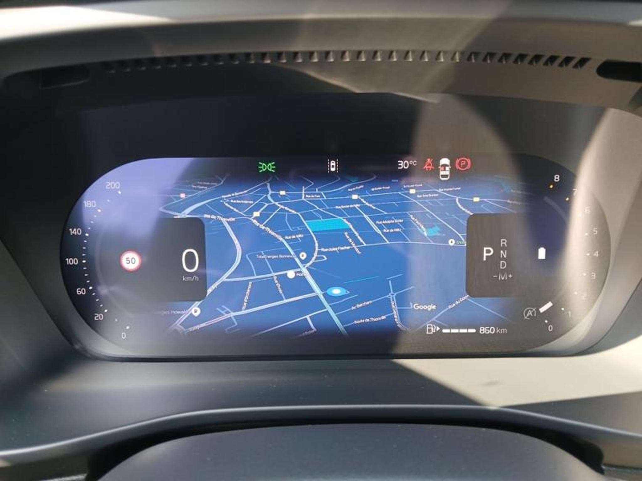 Volvo XC40 B3 Core / Essence (2025) - Photo 18