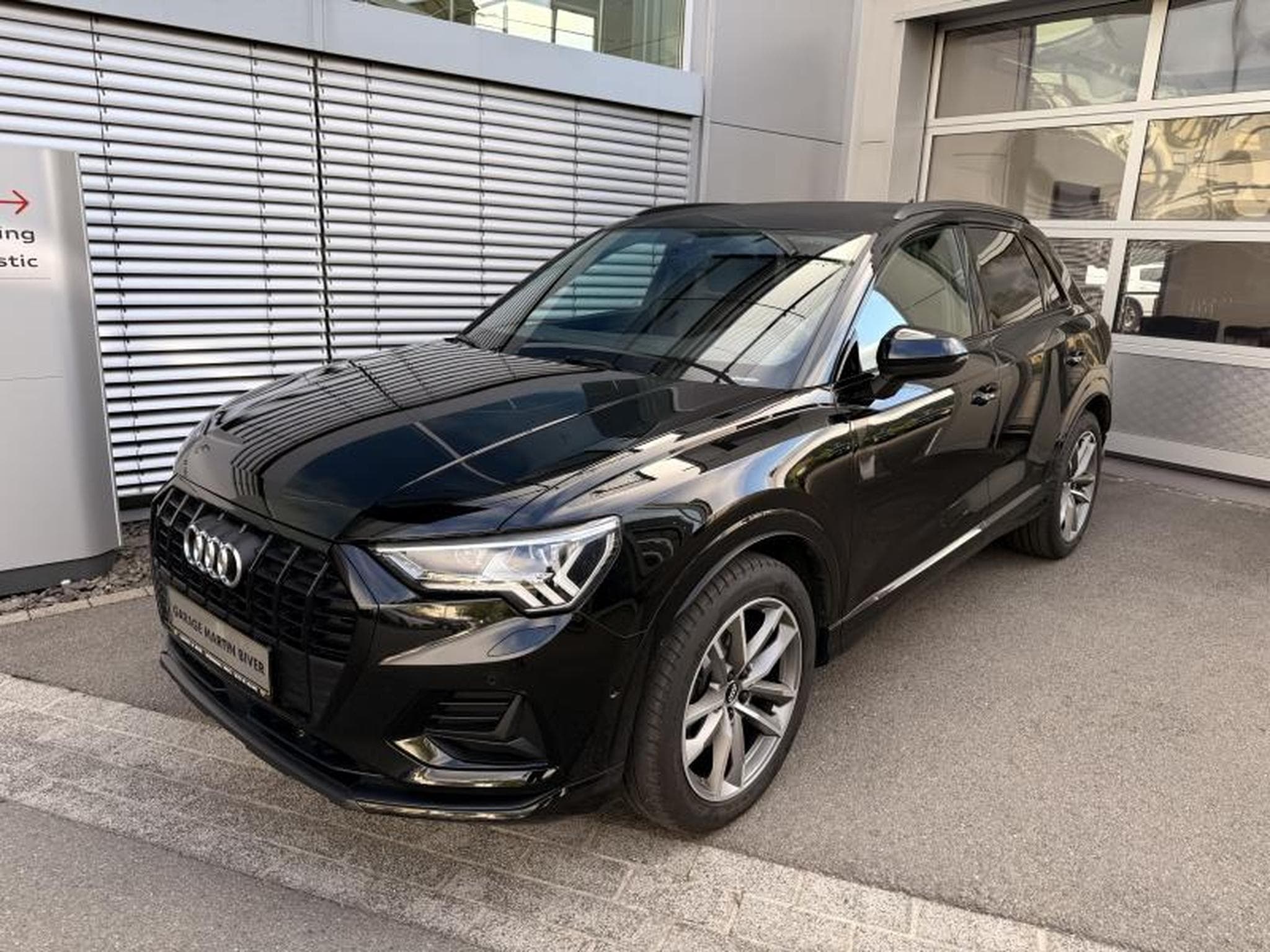 Audi Q3 advanced (2019) - Photo 1