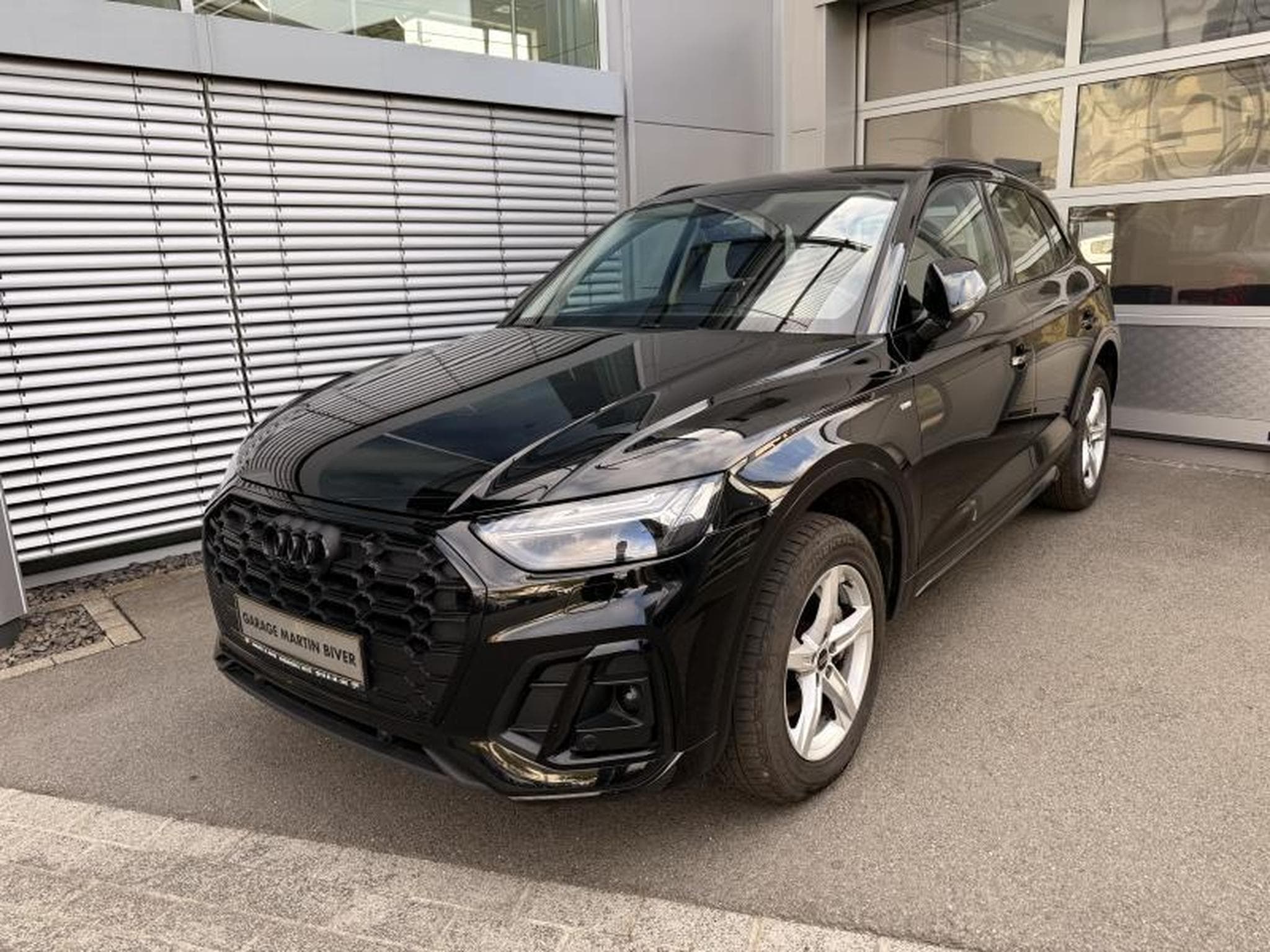 Audi Q5 S-line 40 TDI quattro s-tronic (2024) - Photo 1