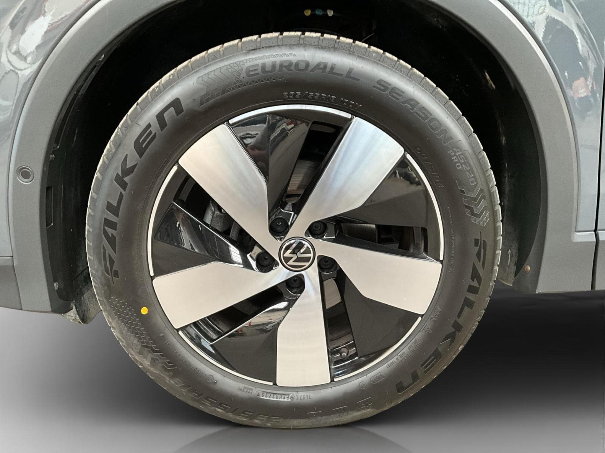 VW Tiguan Life+DSG+Harman-Kardan+LED+P.Design (2025) - Photo 8