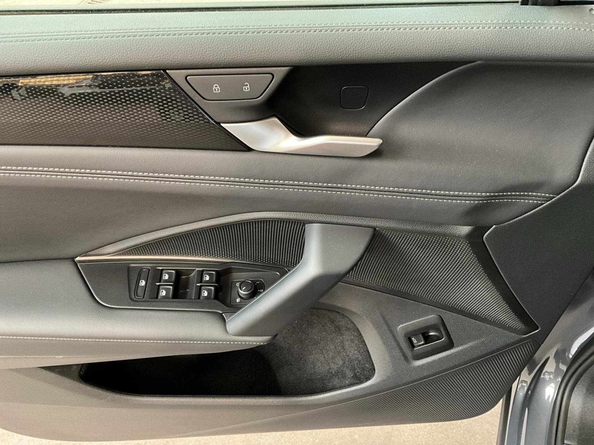 VW Tiguan Life+DSG+Harman-Kardan+LED+P.Design (2025) - Photo 14