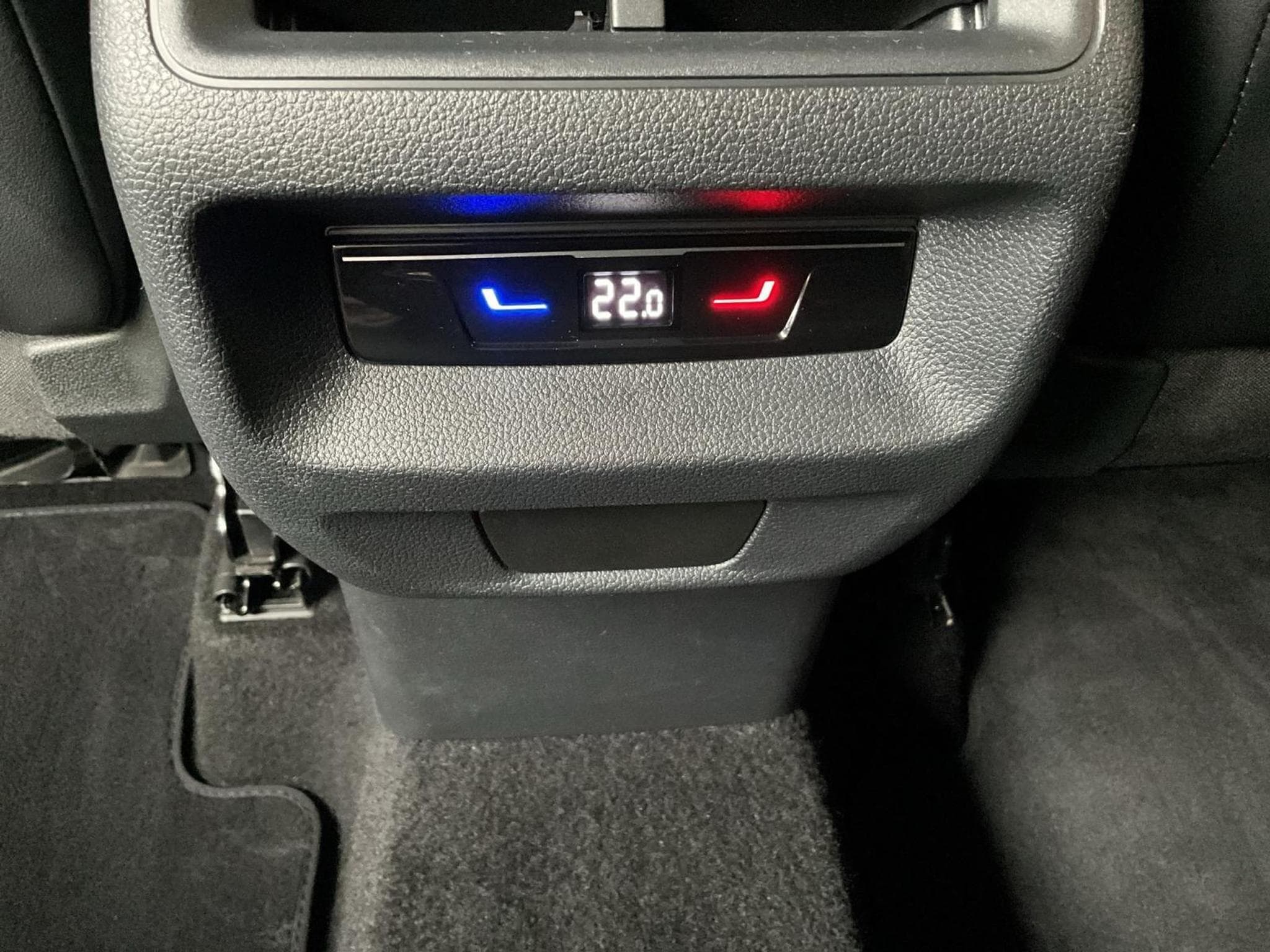 VW Tiguan Life+DSG+Harman-Kardan+LED+P.Design (2025) - Photo 22