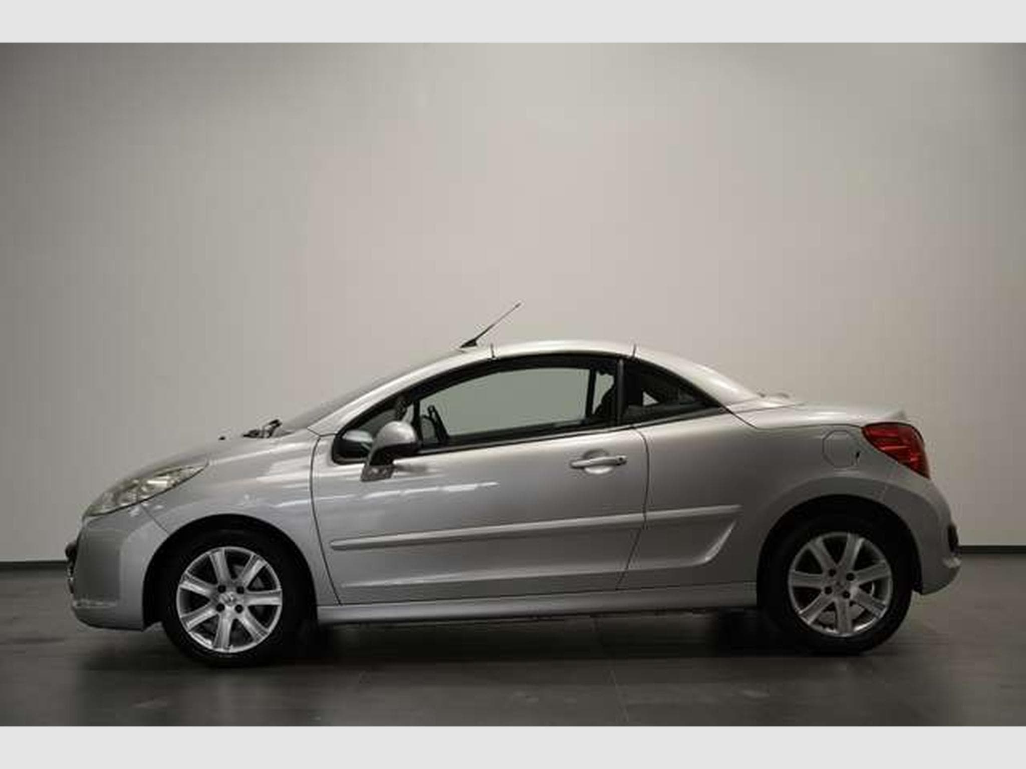 Peugeot 207 Sport *Einparkhilfe *Windschott *Winter-P (2009) - Photo 3