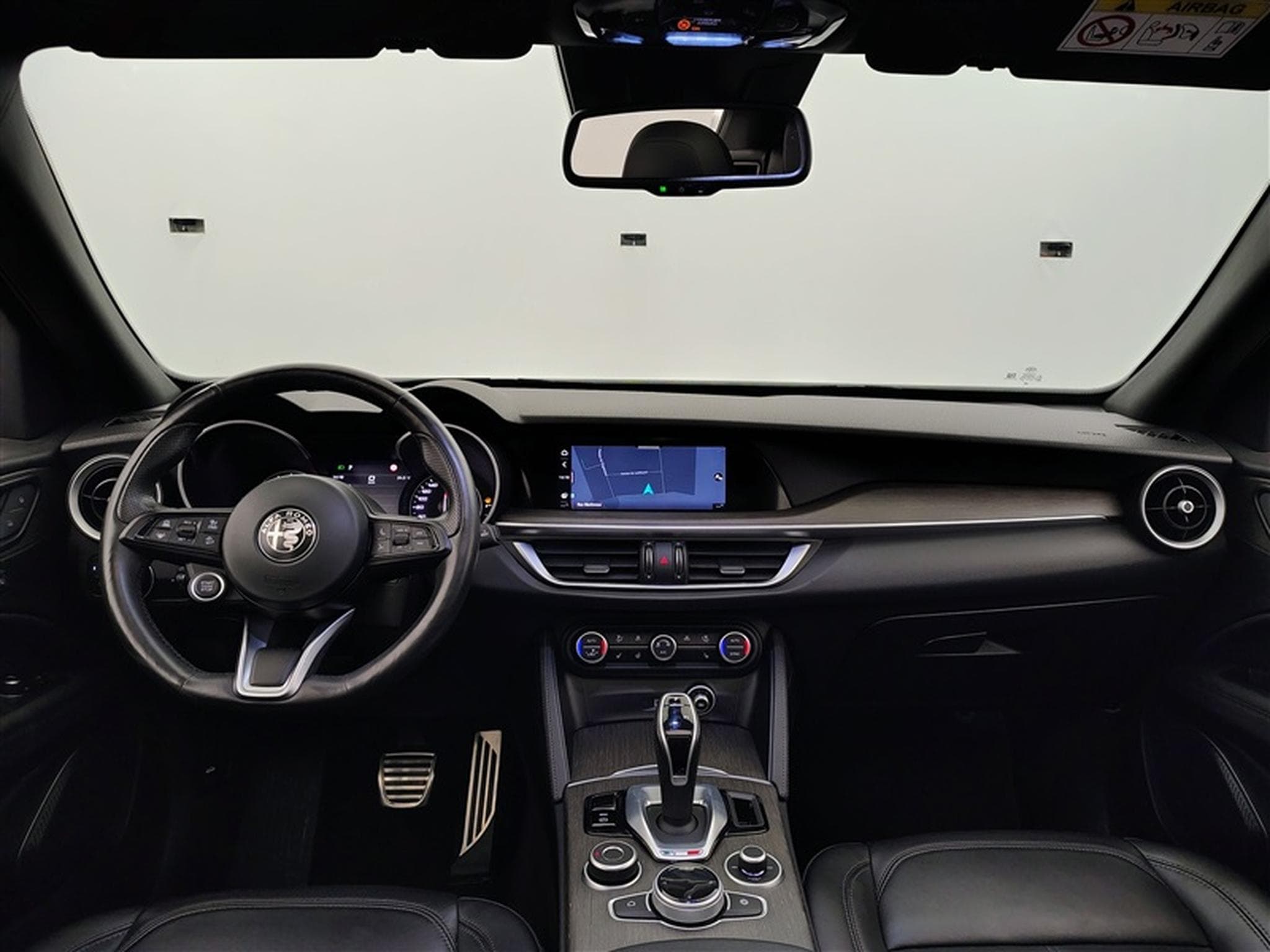 Alfa-Romeo Stelvio 2.2 MJD TI **AUTO/CUIR/CAMERA/SG CH/FULL LED** (2022) - Photo 8