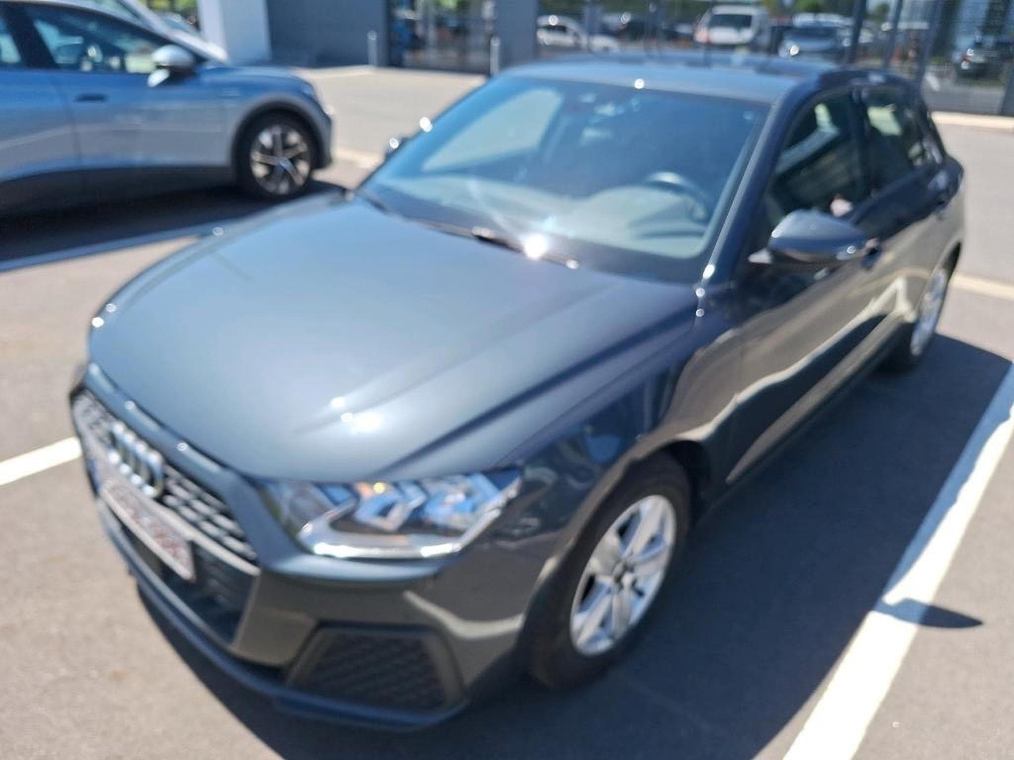 Audi A1 1.0 30 TFSI ATTRACTION (2023) - Photo 2