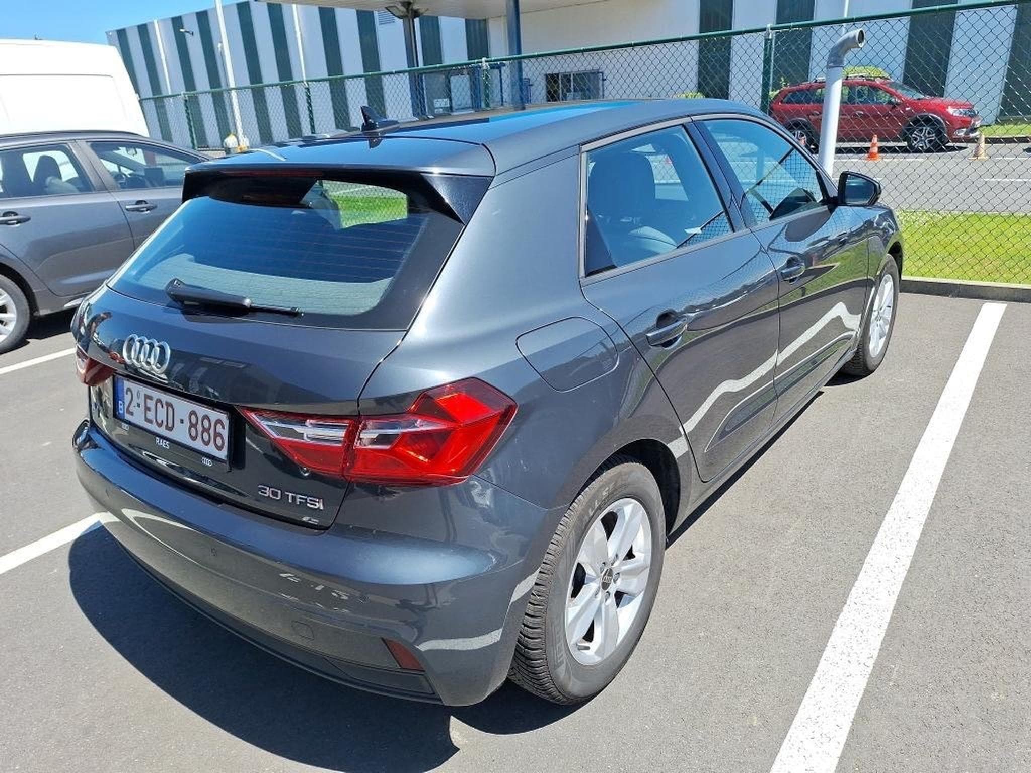 Audi A1 1.0 30 TFSI ATTRACTION (2023) - Photo 4