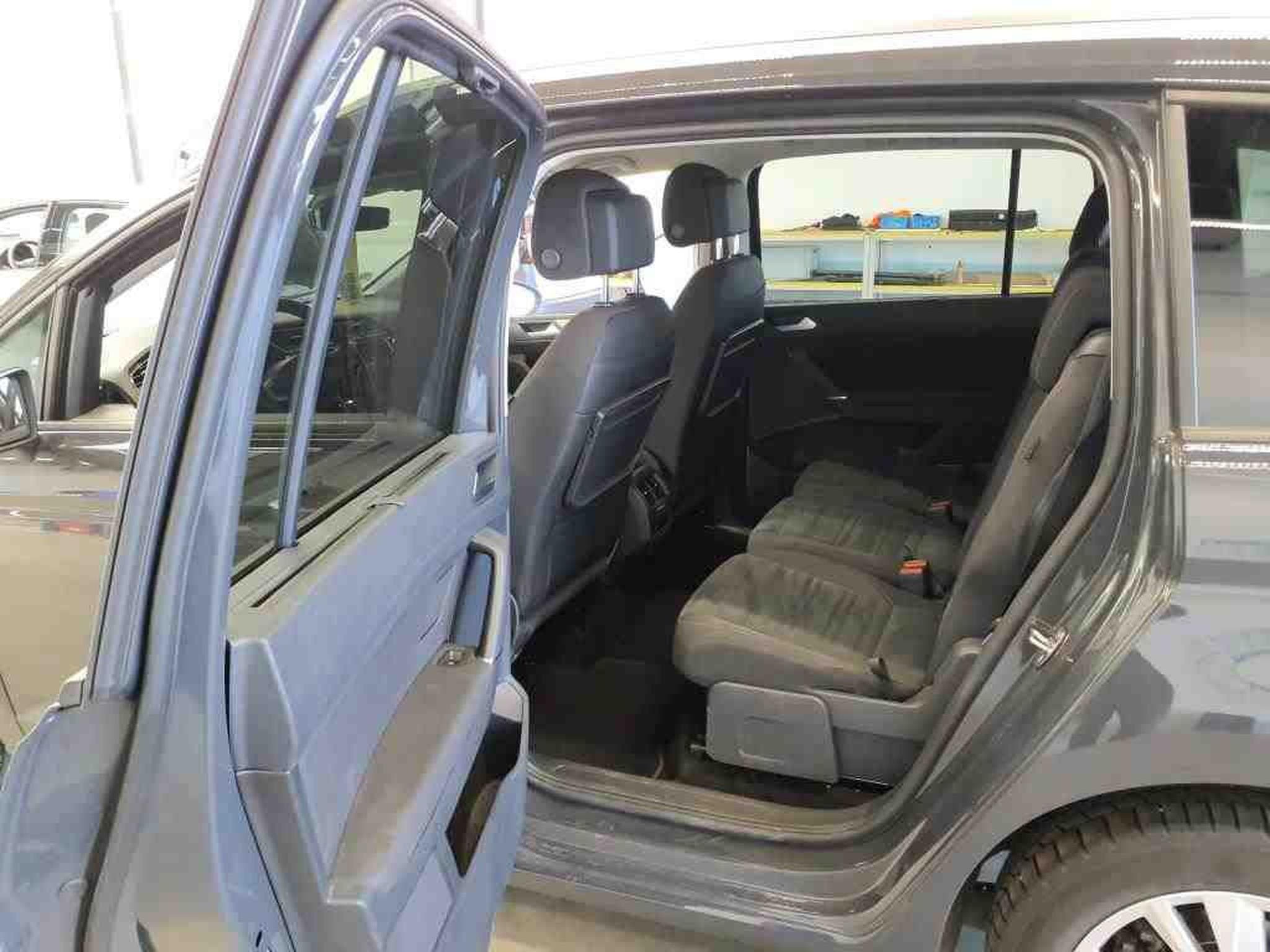 VW Touran Comfortline 1.5 TSI 150 CV DSG7 * 7 PLACES *CAM* *HAYON* ATT (2024) - Foto 8