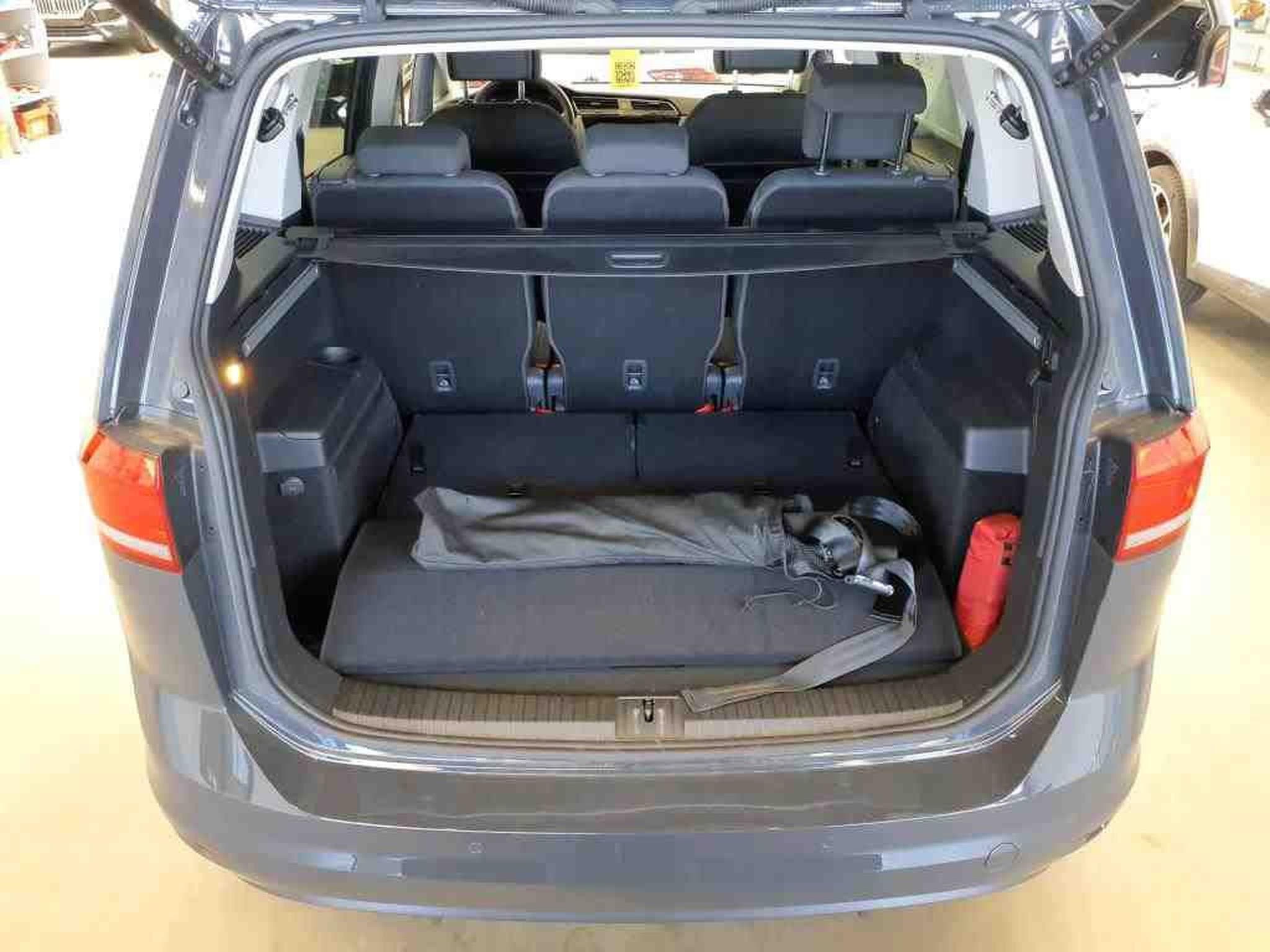 VW Touran Comfortline 1.5 TSI 150 CV DSG7 * 7 PLACES *CAM* *HAYON* ATT (2024) - Foto 9