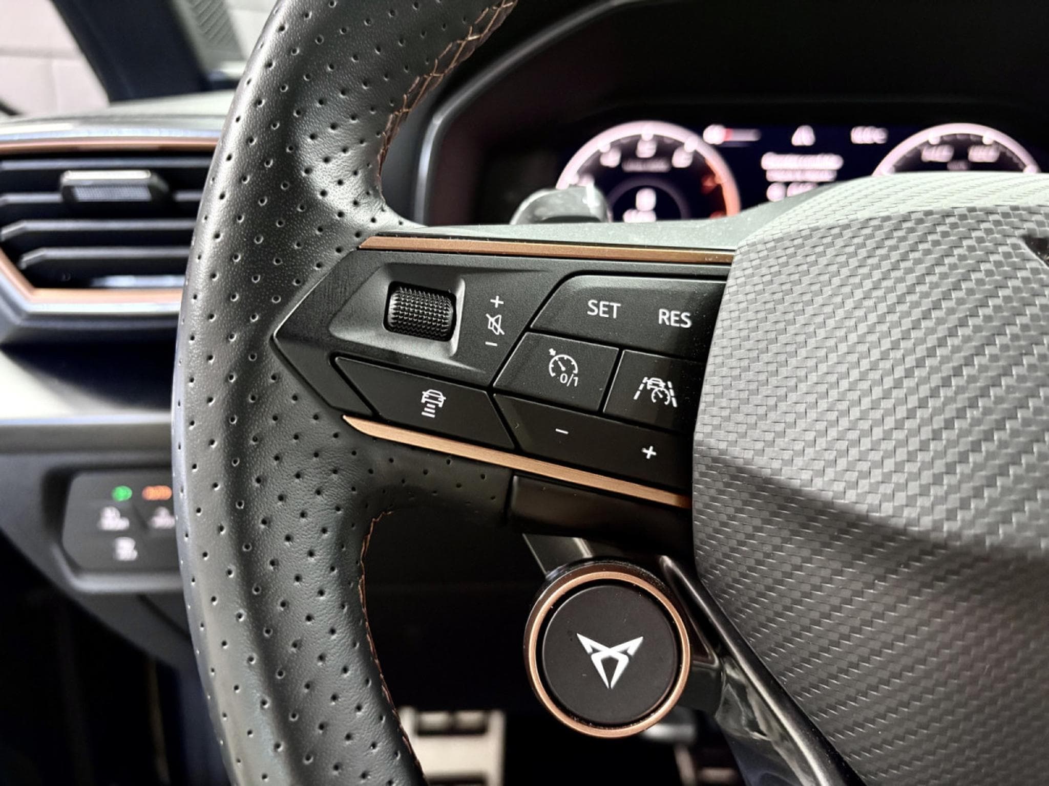 Cupra Leon VZ 2.0 TSI 300 CV * PANO * VSS * ACC * (2024) - Foto 8
